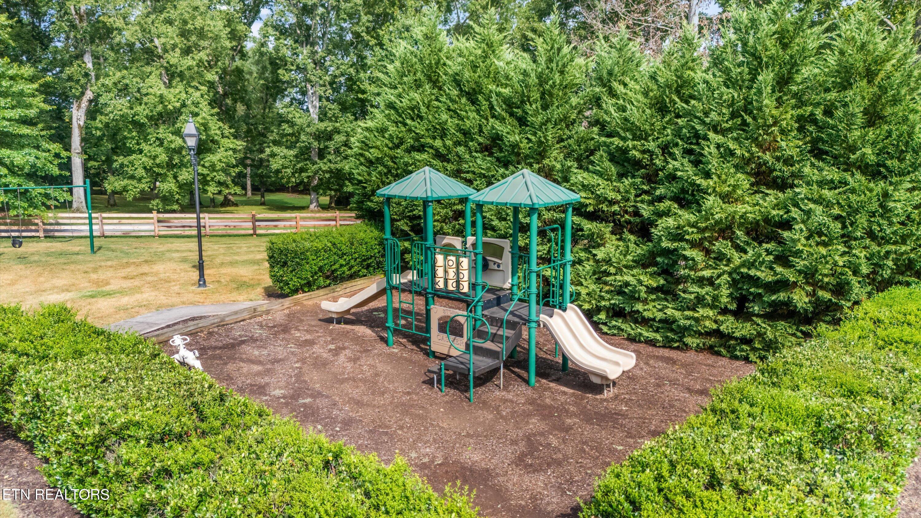 3738 Edgewater Way