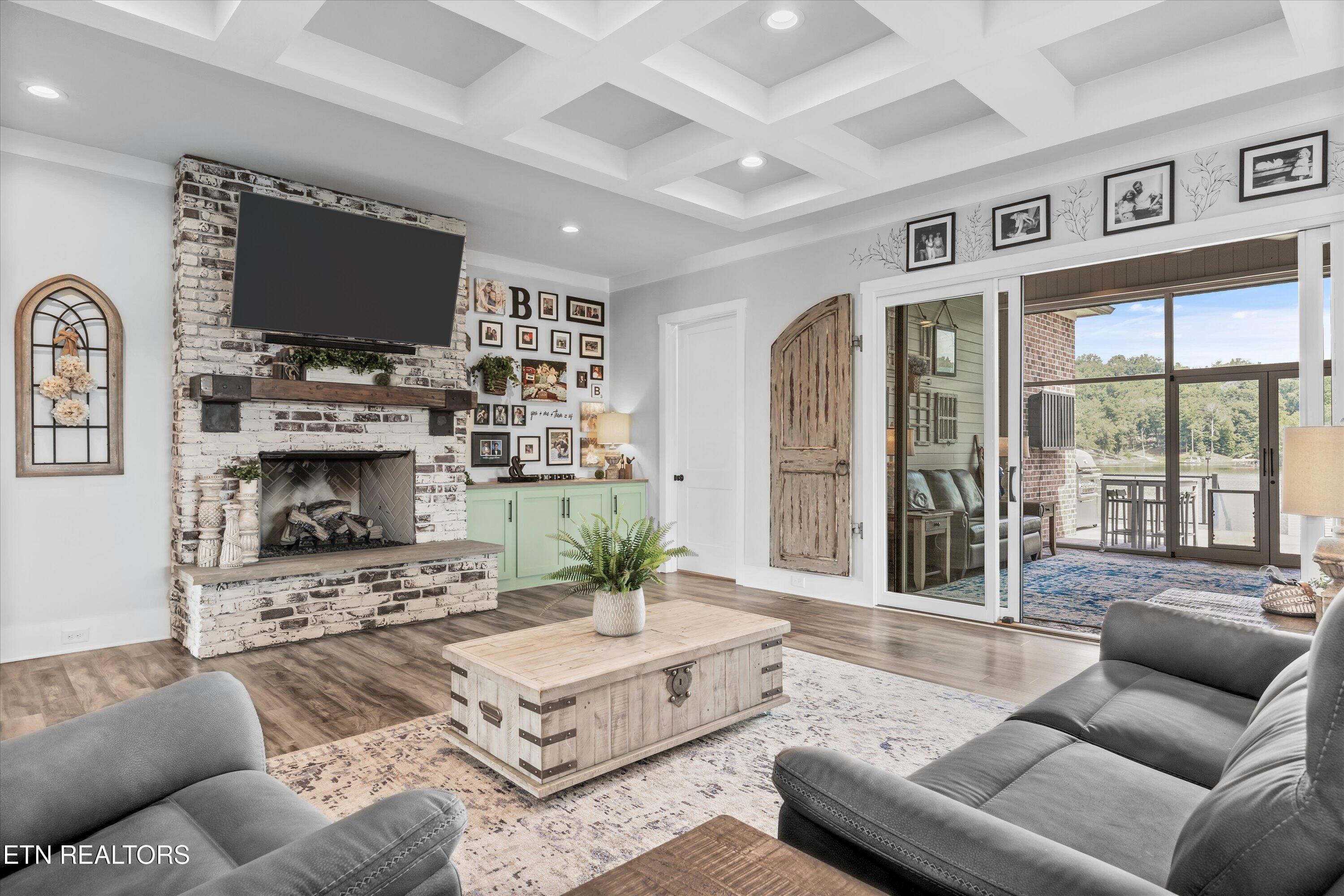 3738 Edgewater Way