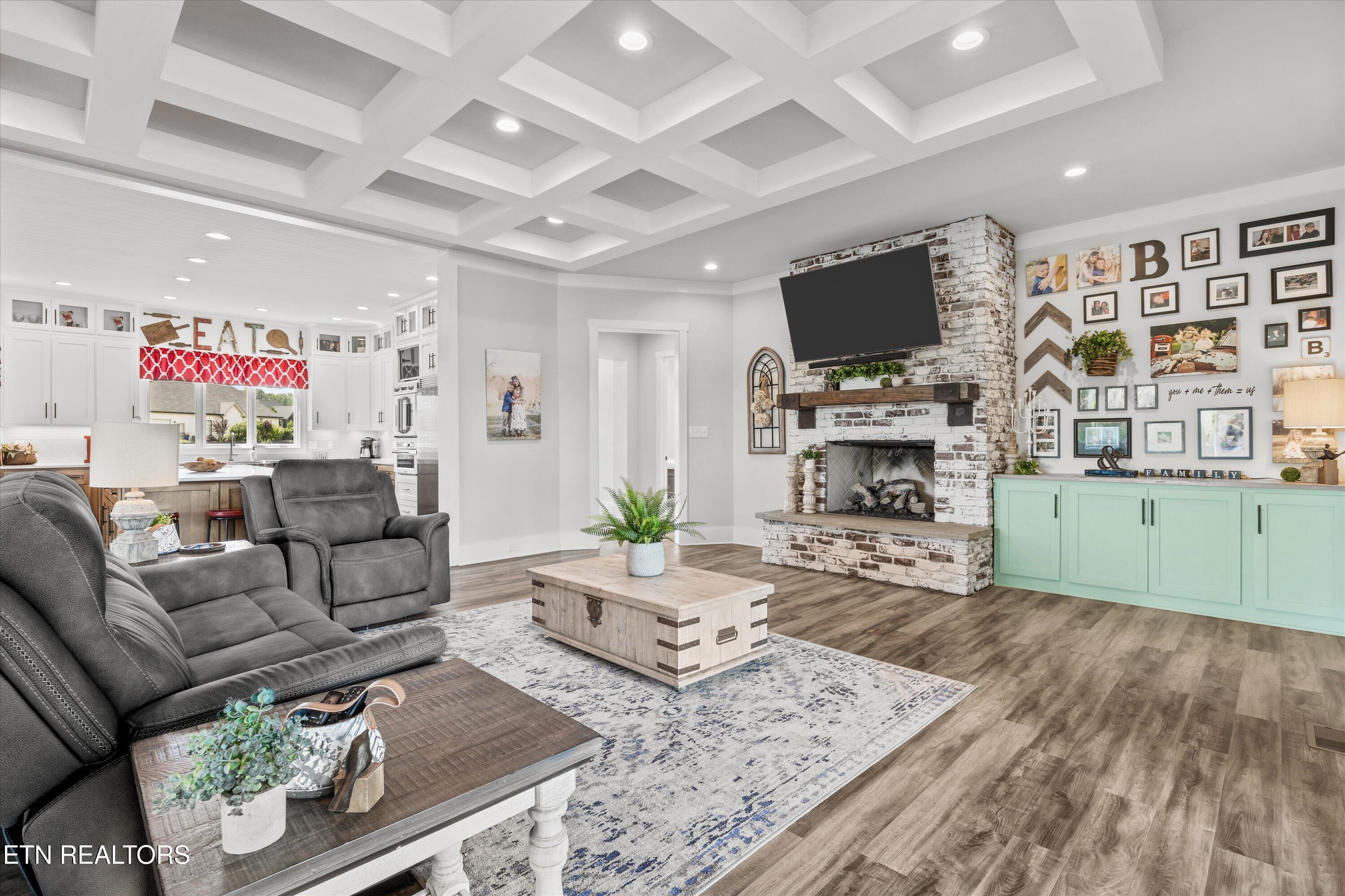 3738 Edgewater Way