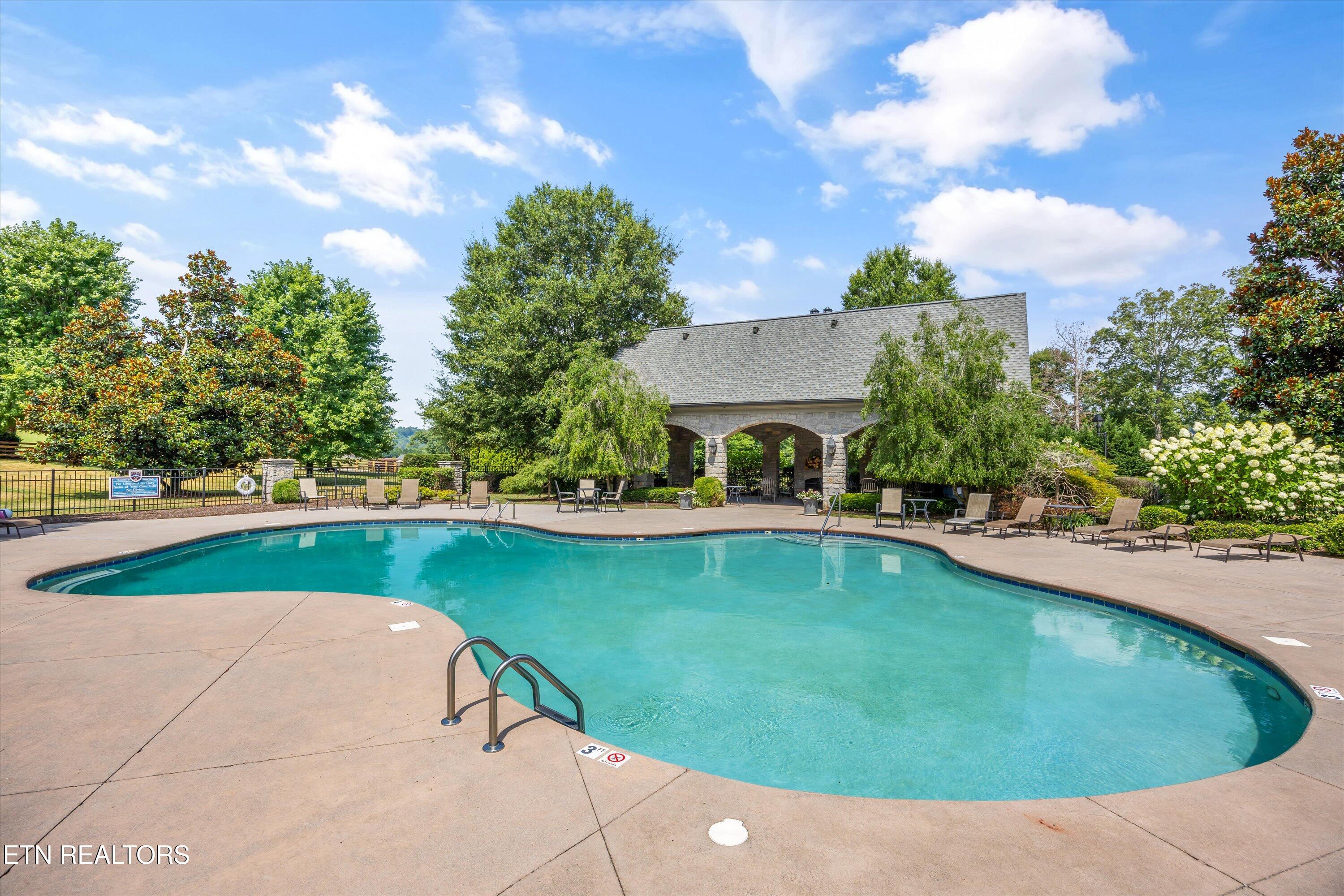 3738 Edgewater Way