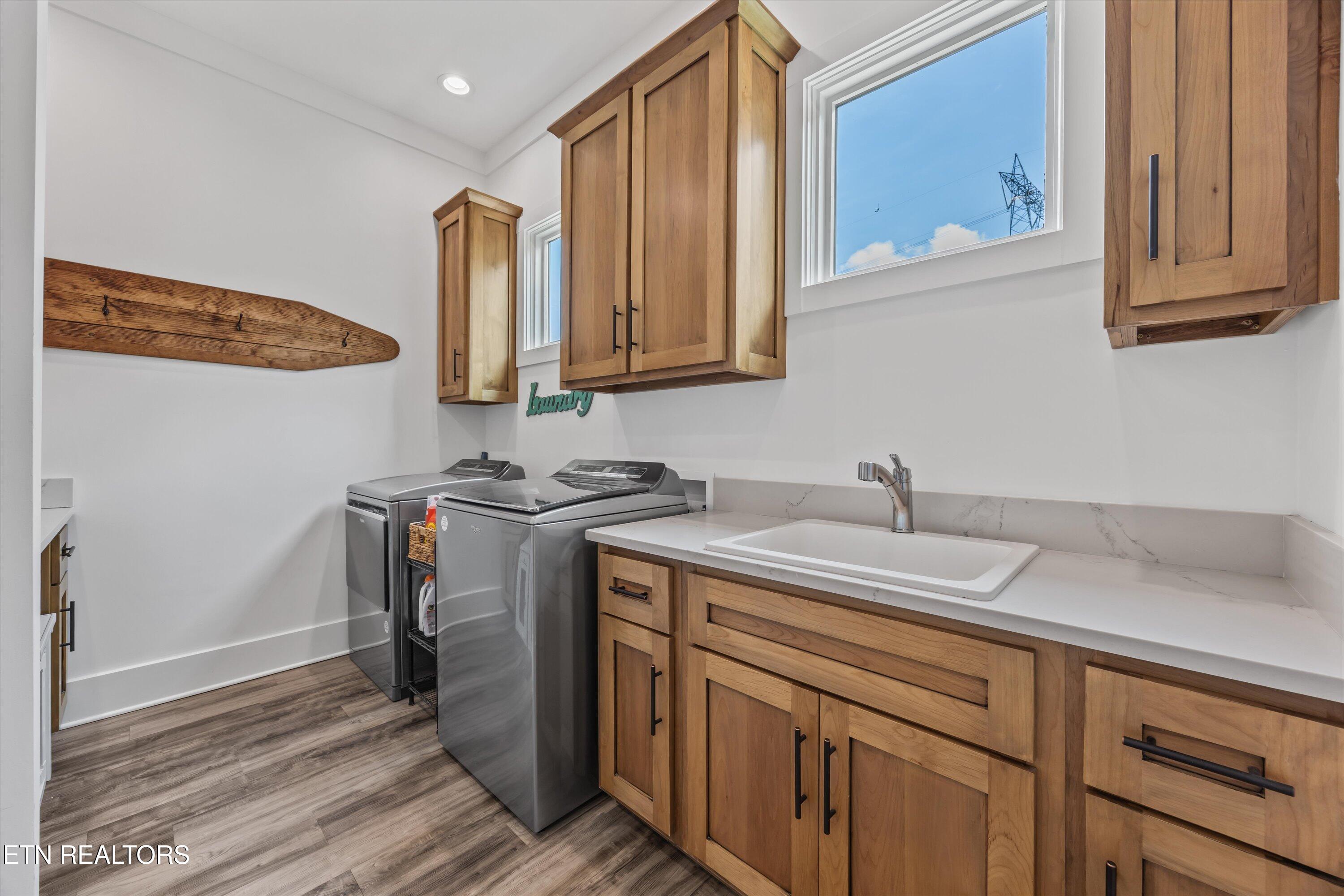 3738 Edgewater Way