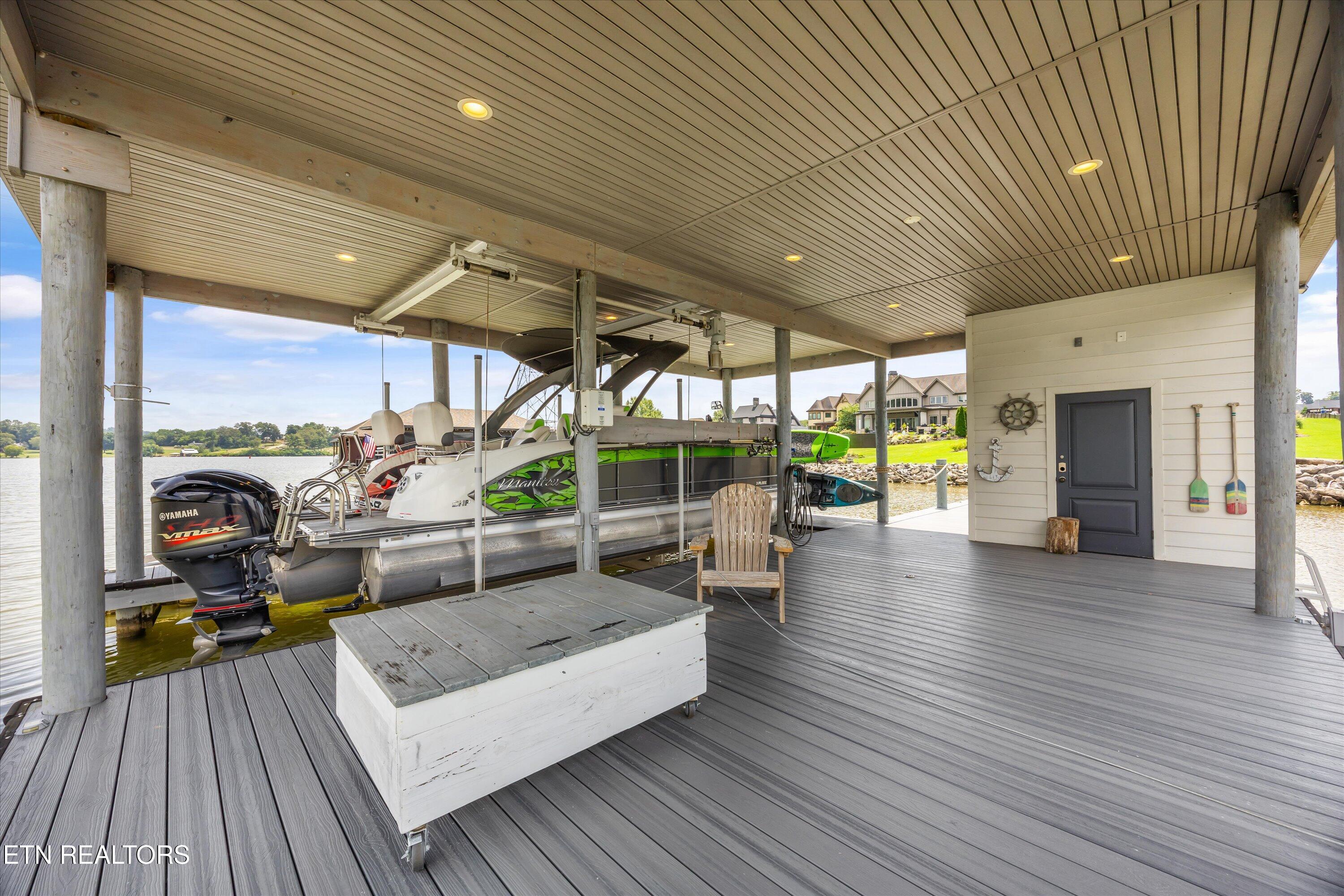 3738 Edgewater Way
