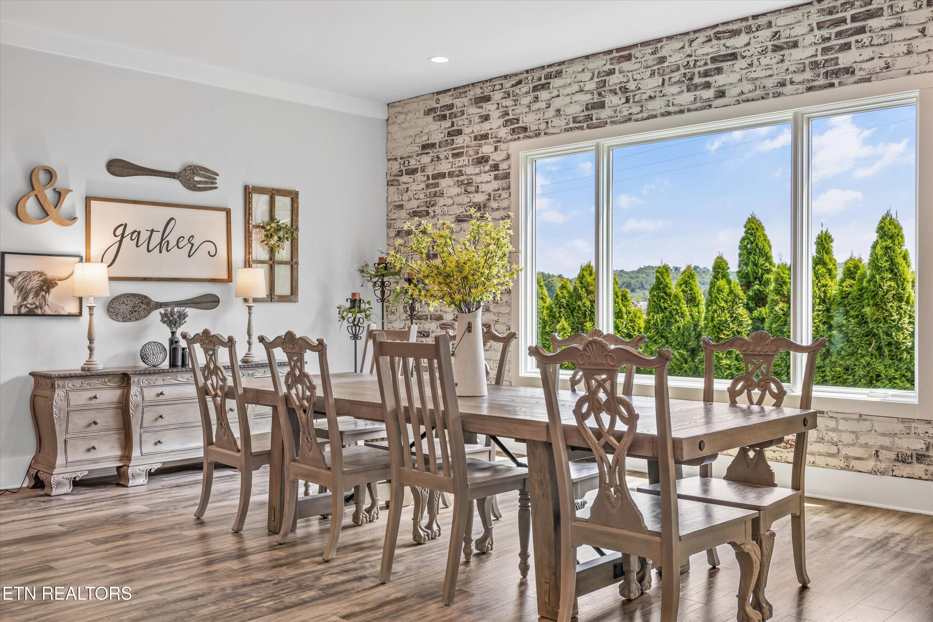 3738 Edgewater Way
