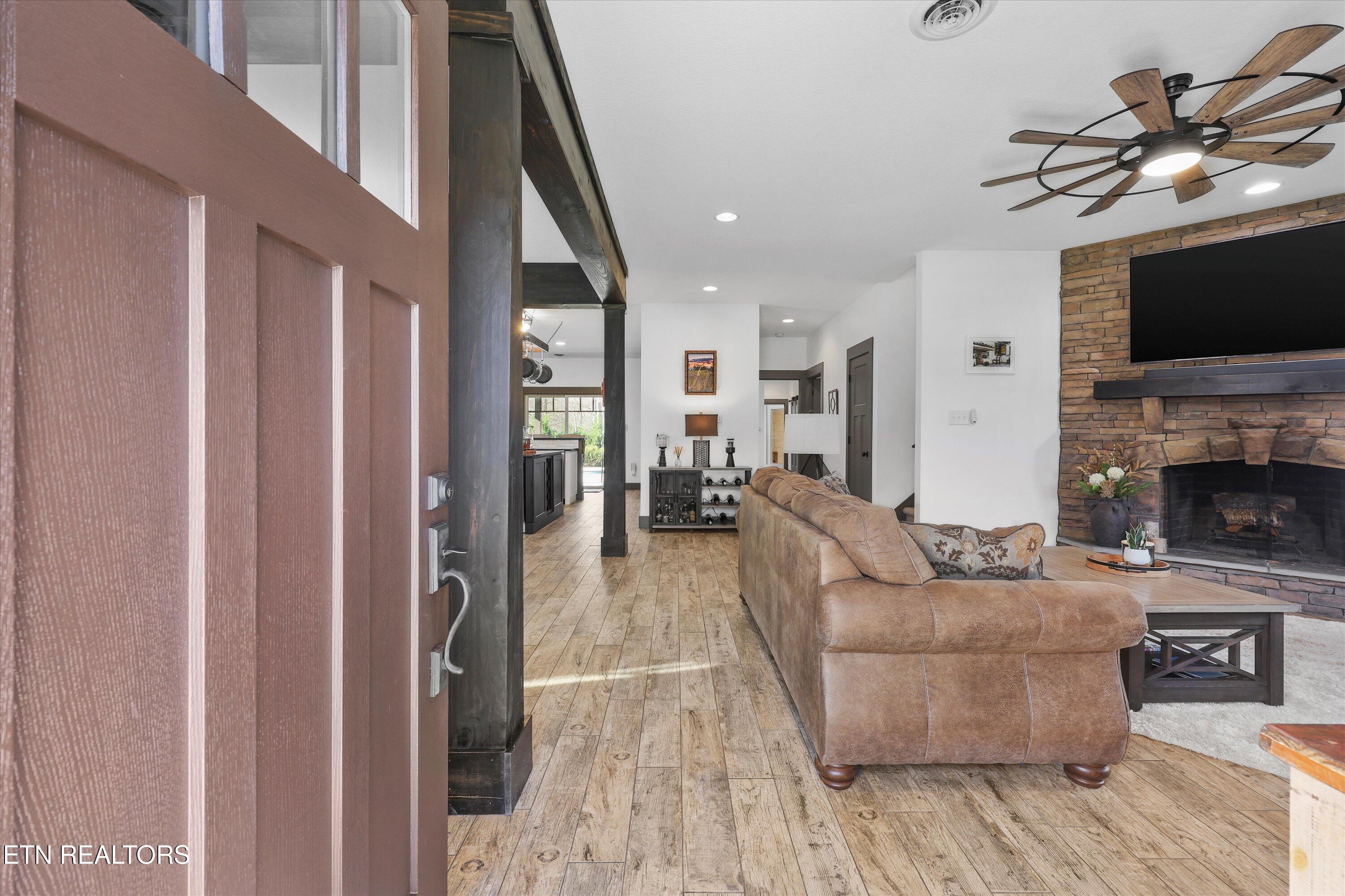 9187 Old Maynardville Pike