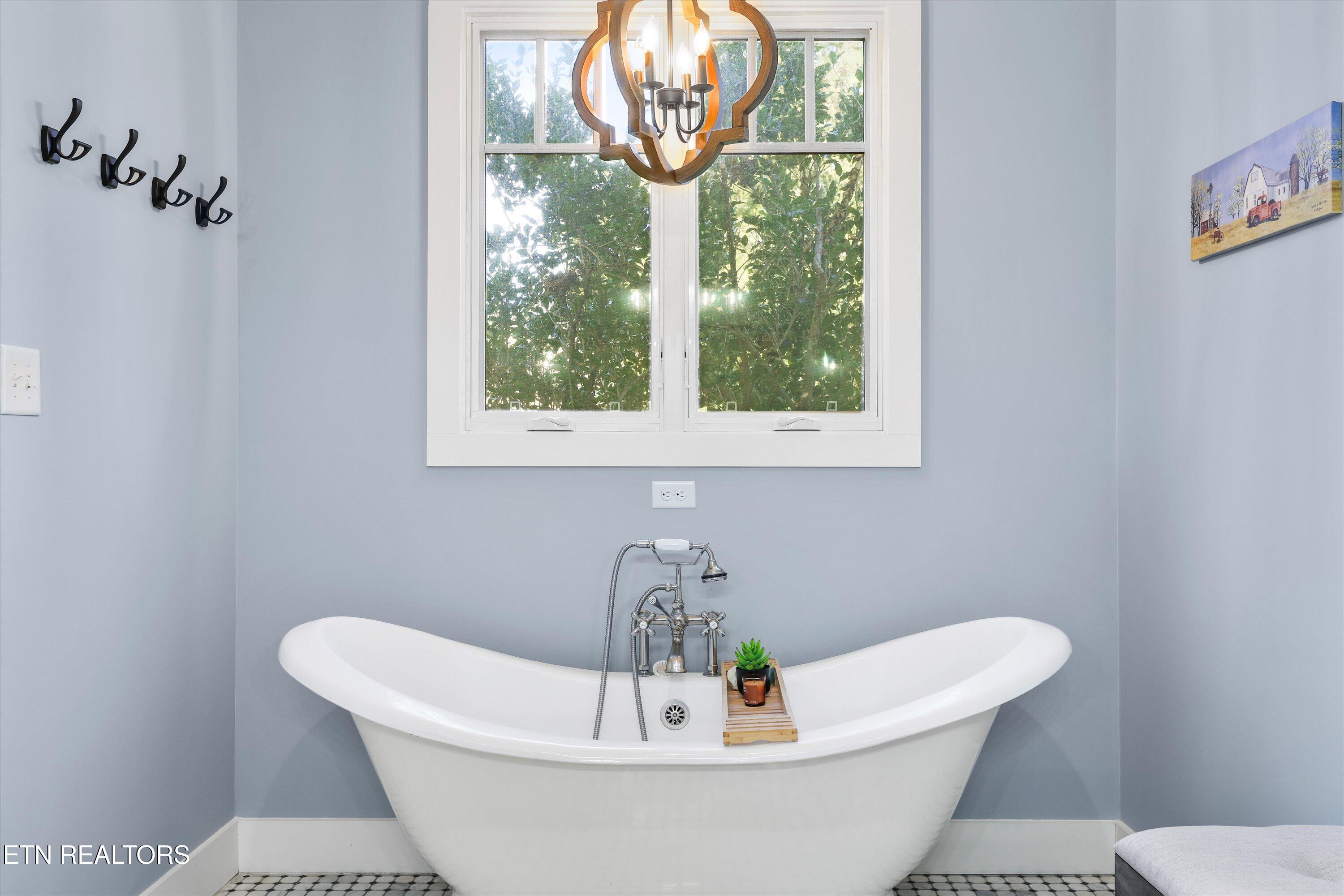 9187 Old Maynardville Pike