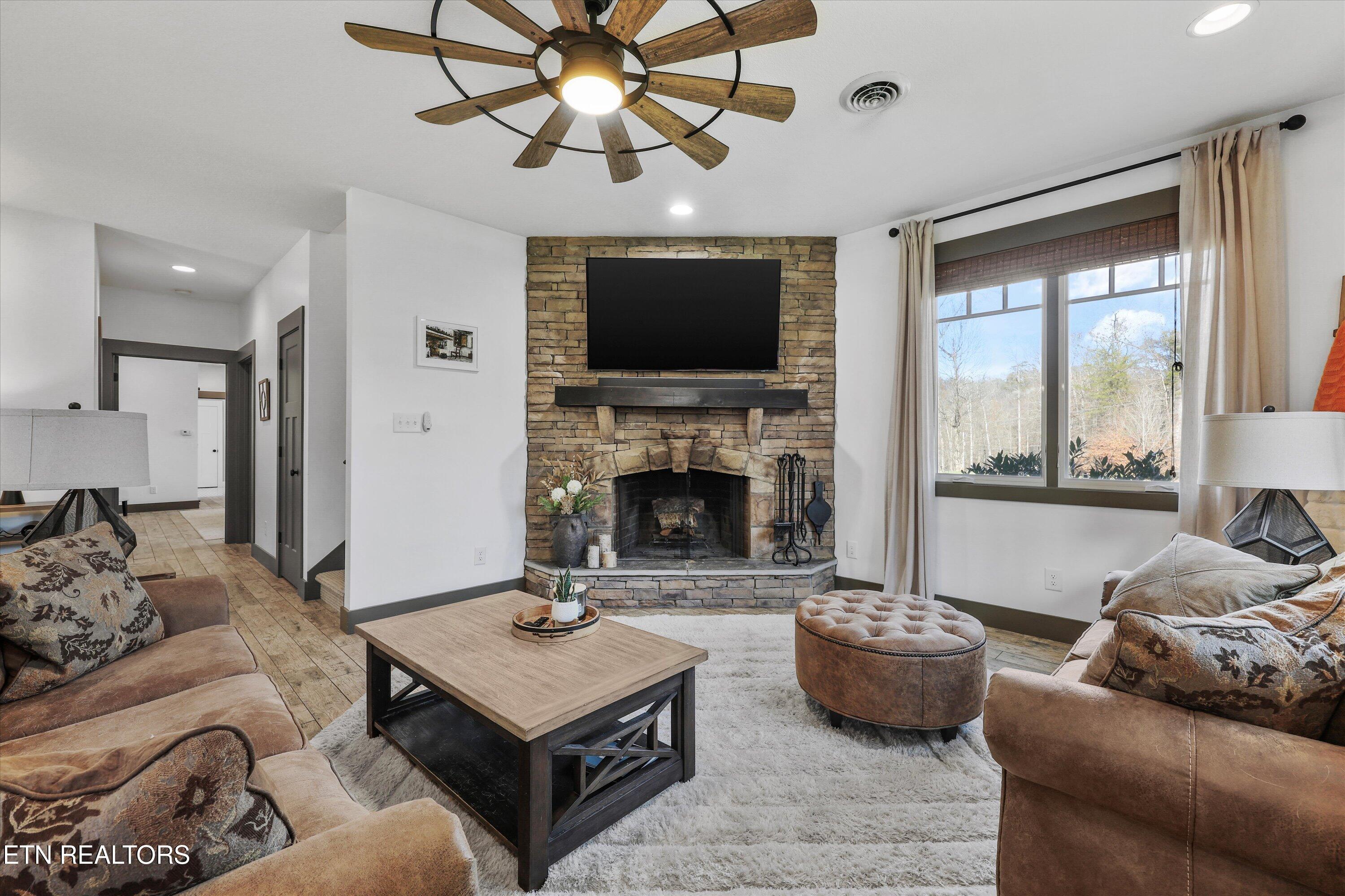 9187 Old Maynardville Pike