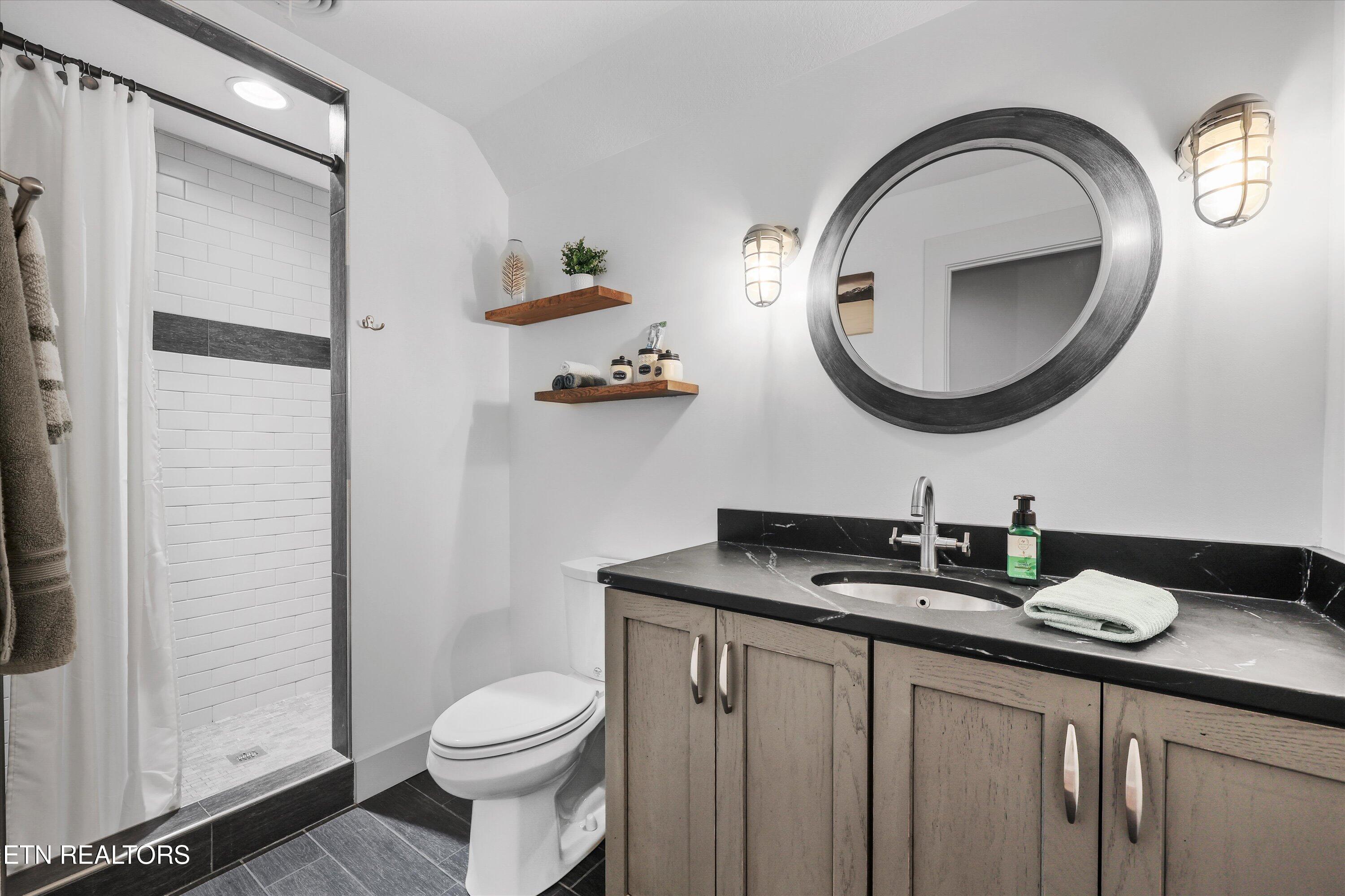 9187 Old Maynardville Pike