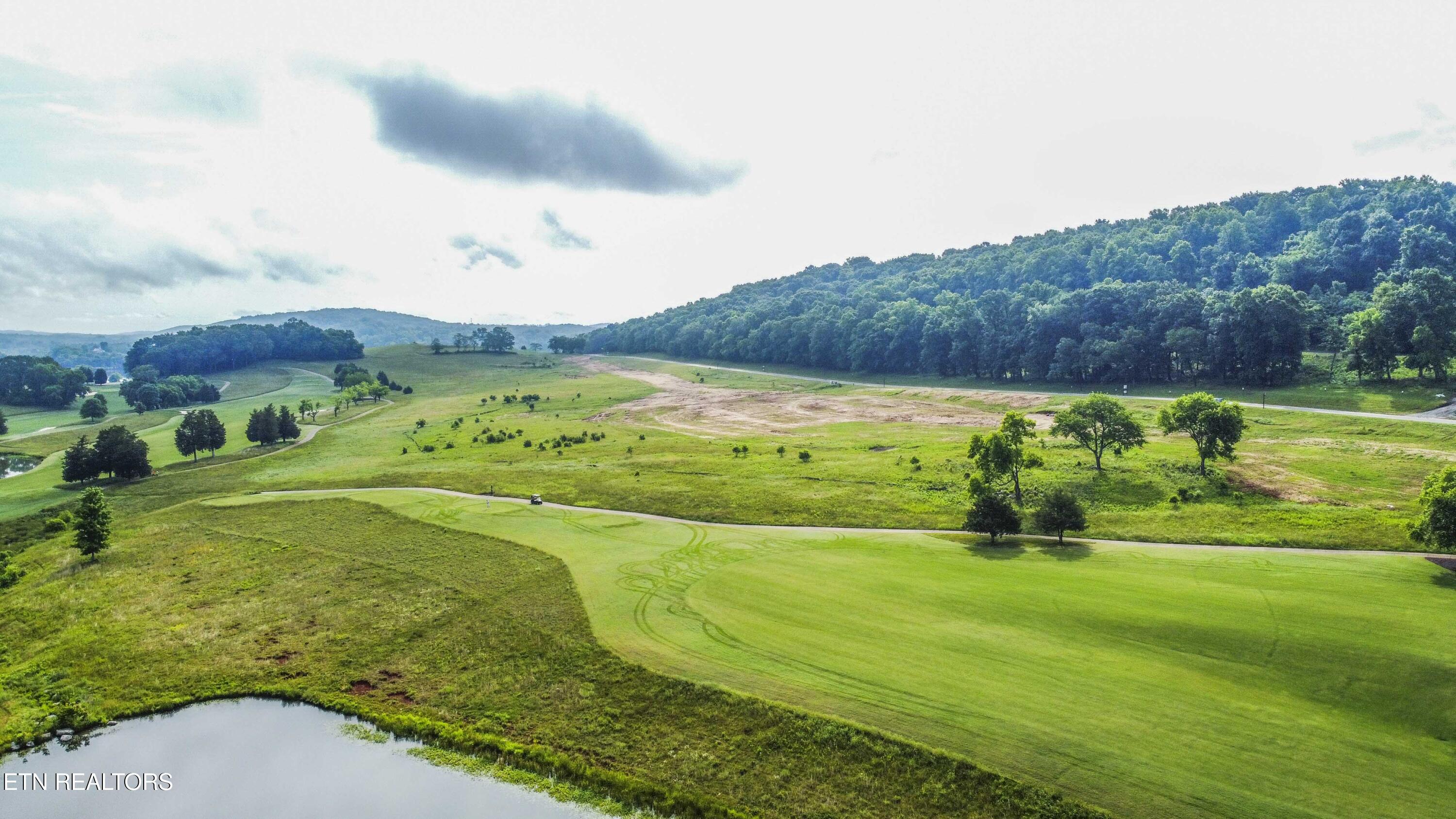 687 River Bank Tr
