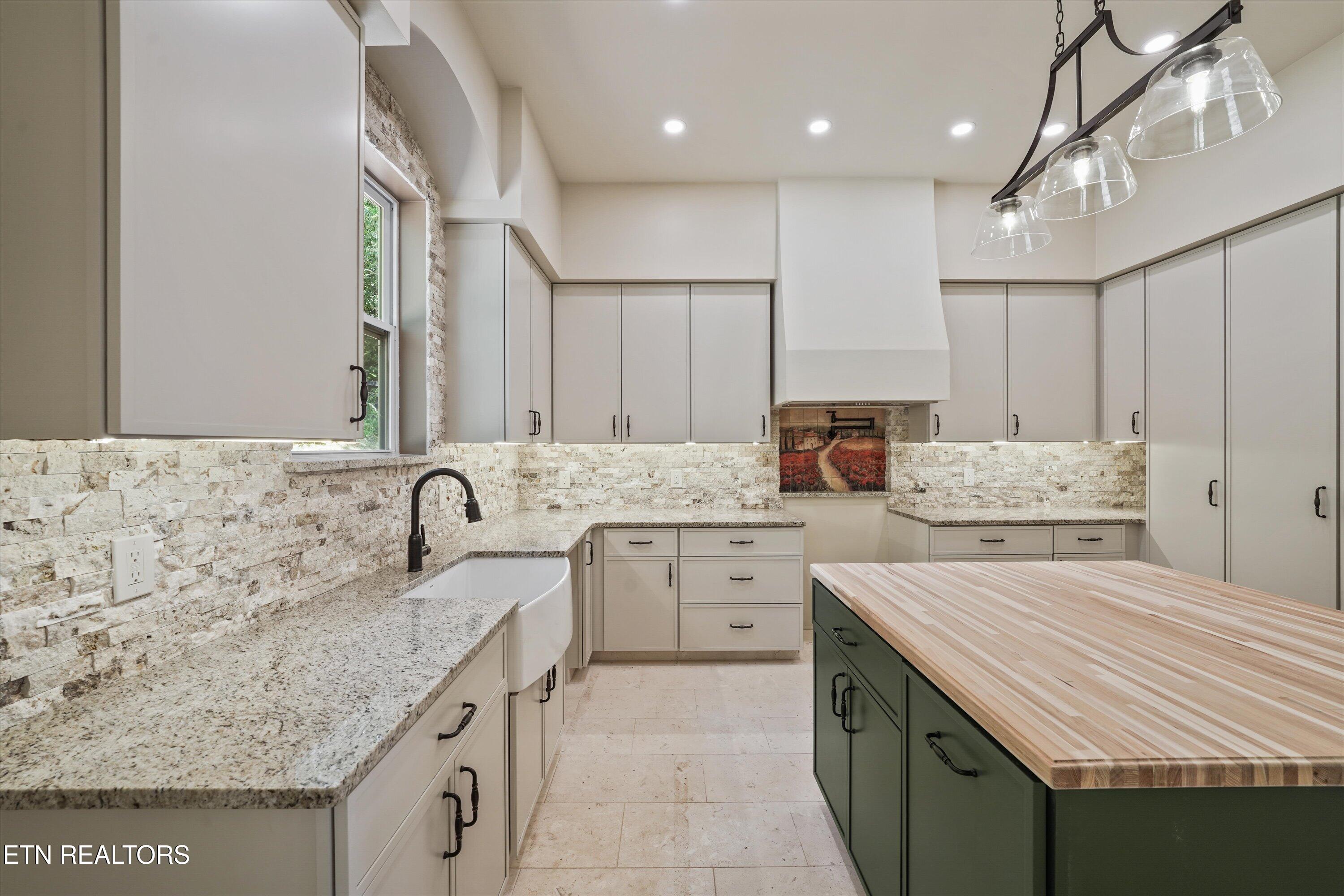 4717 Colonial Harbor Drive