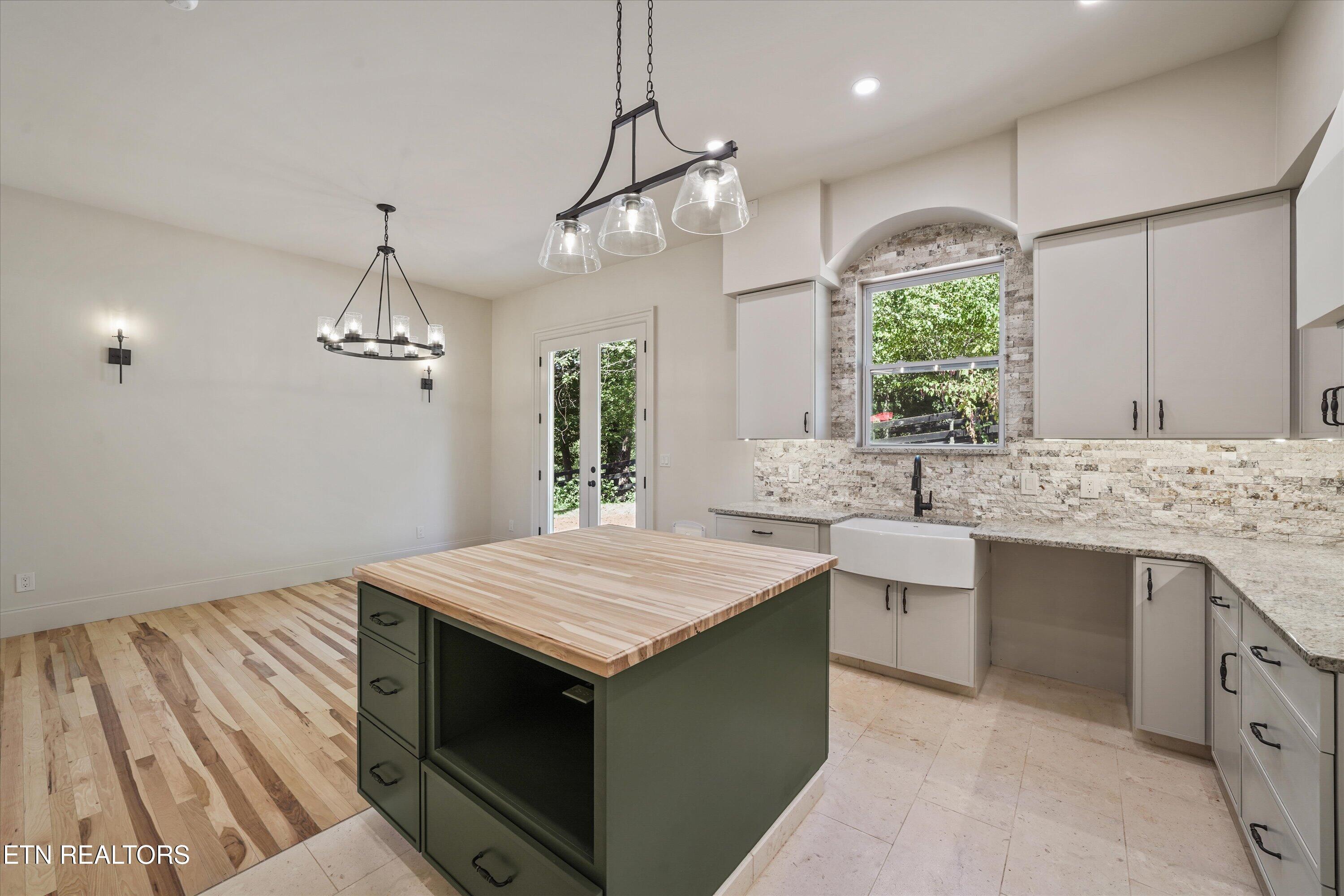 4717 Colonial Harbor Drive