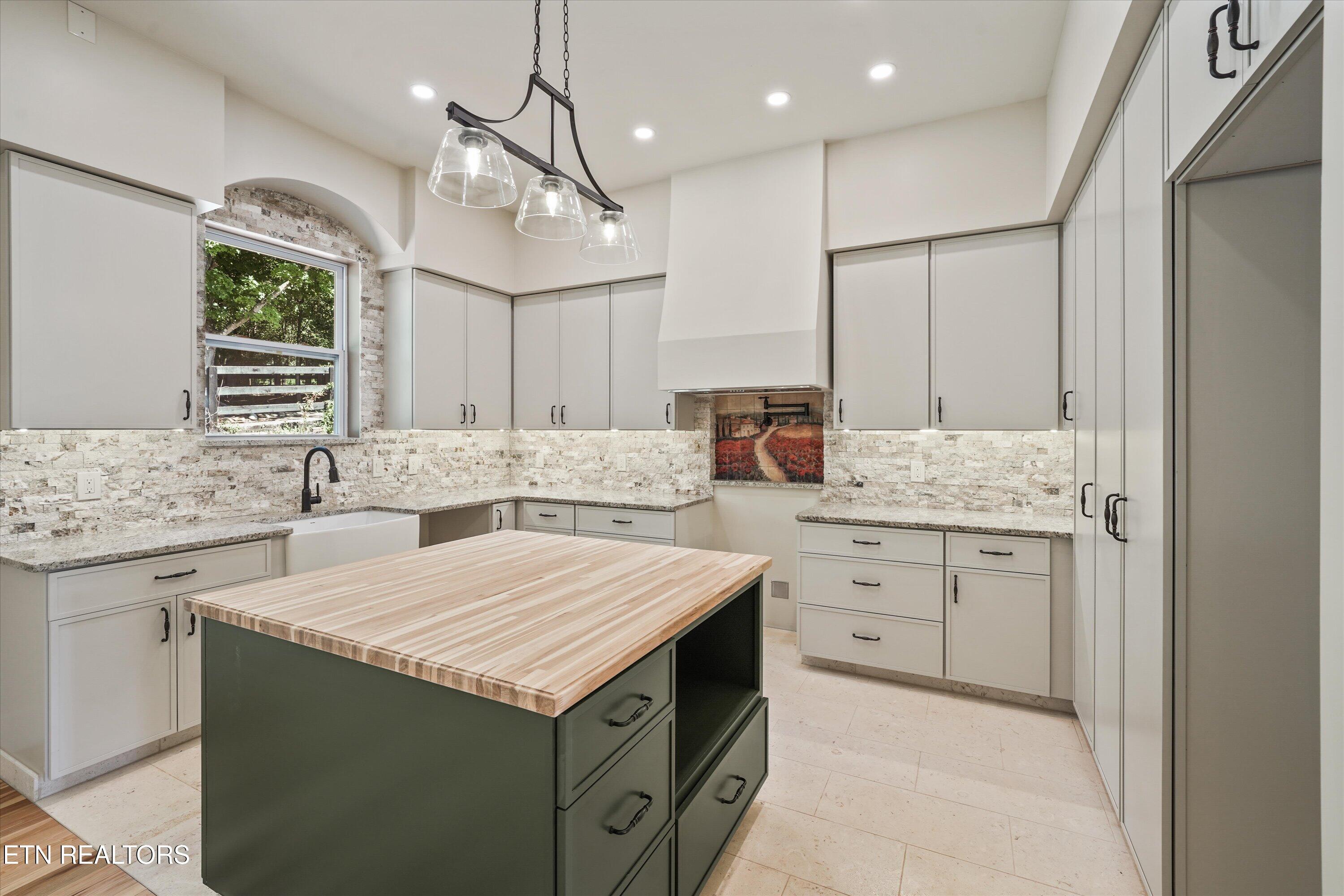 4717 Colonial Harbor Drive