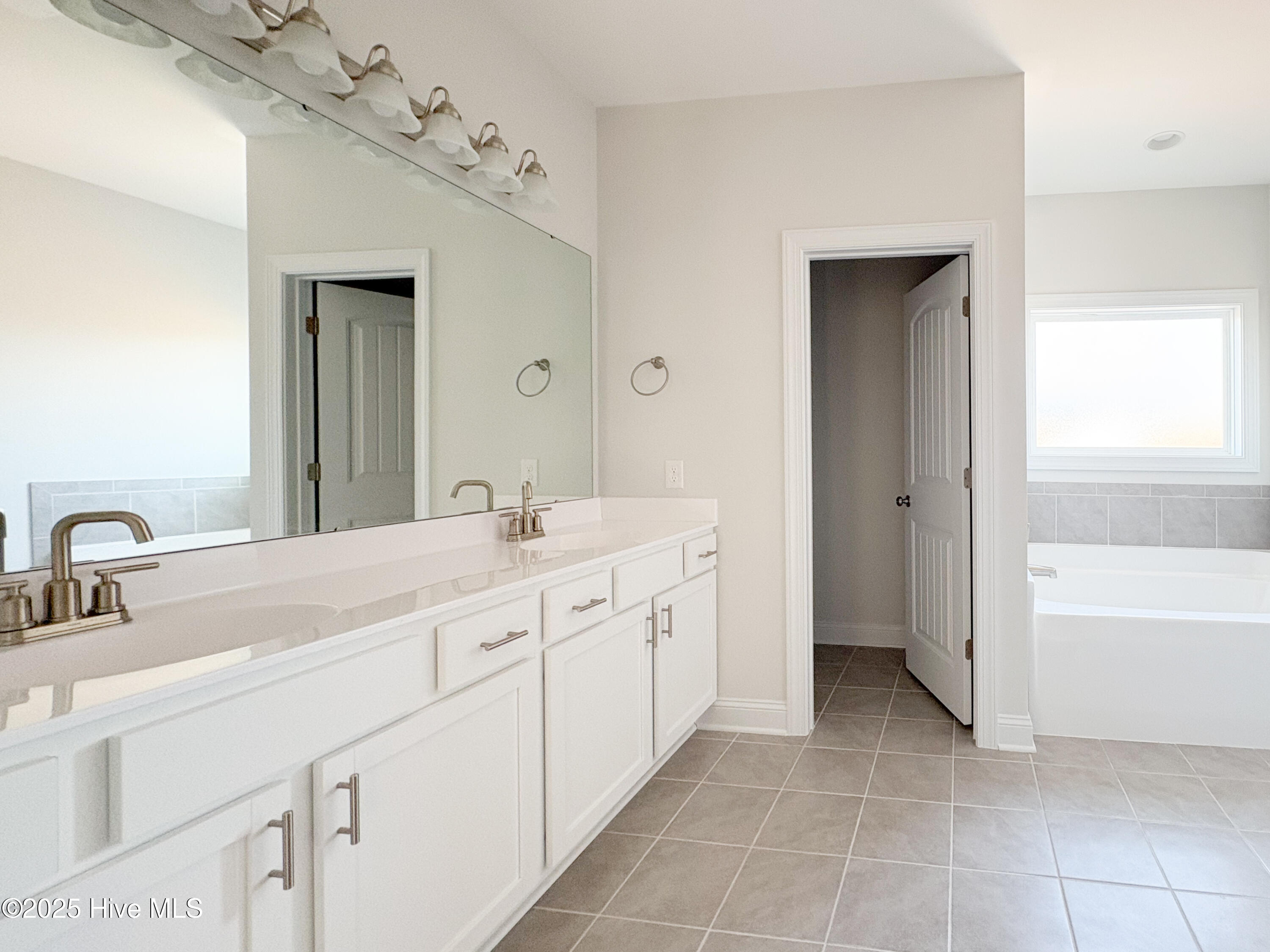 466 Pebble Shore Drive