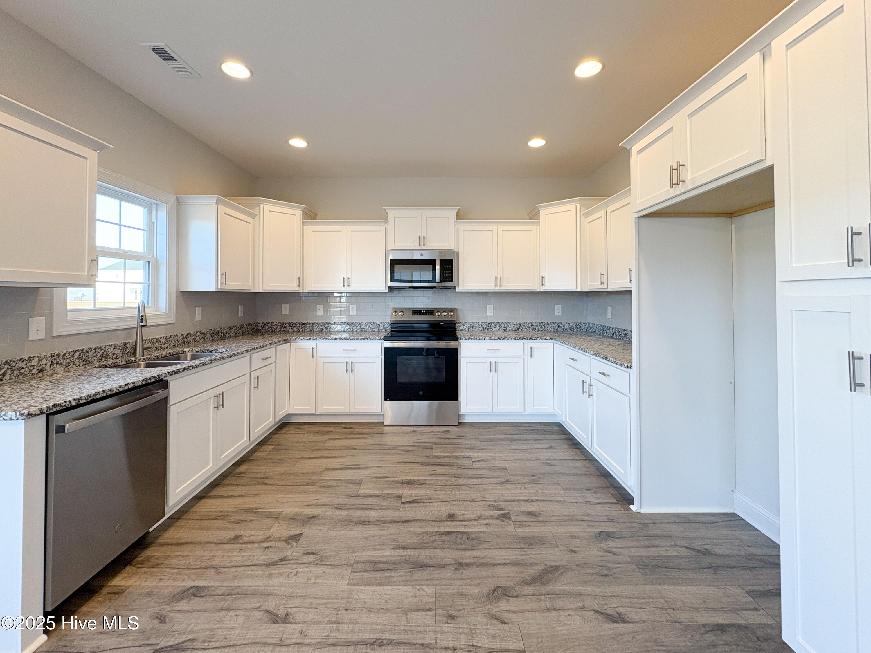 466 Pebble Shore Drive