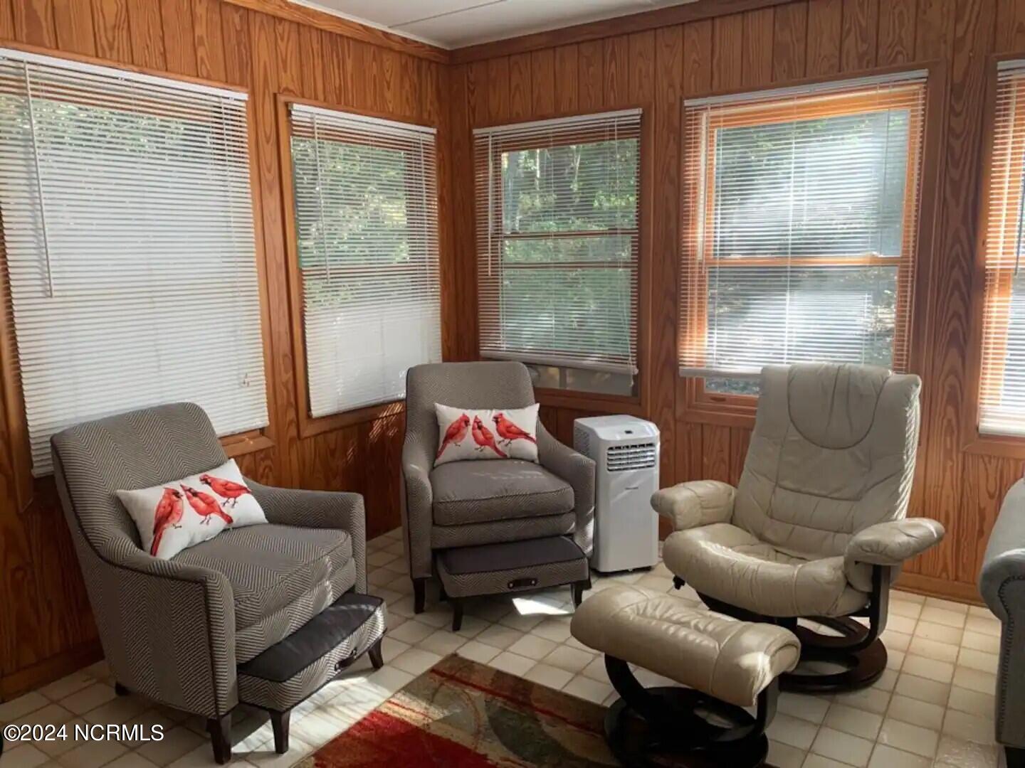 255 Oakleaf Drive