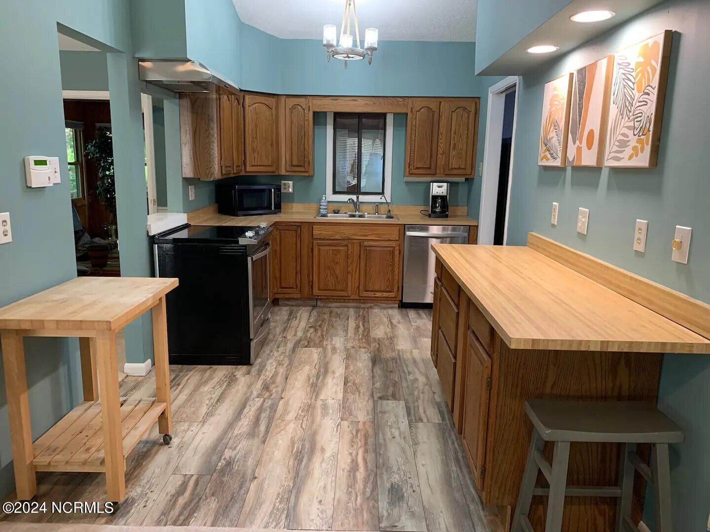 255 Oakleaf Drive
