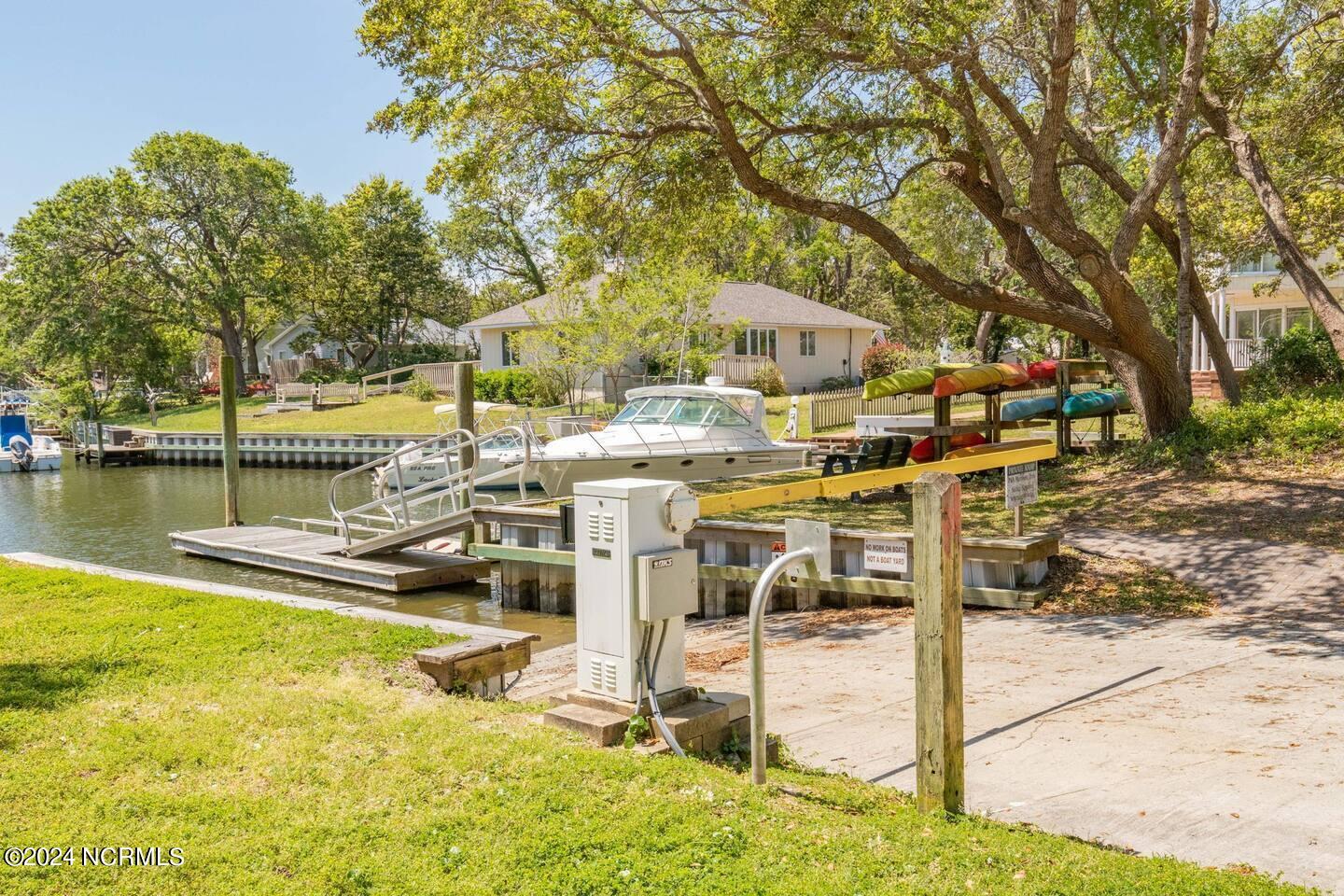 255 Oakleaf Drive