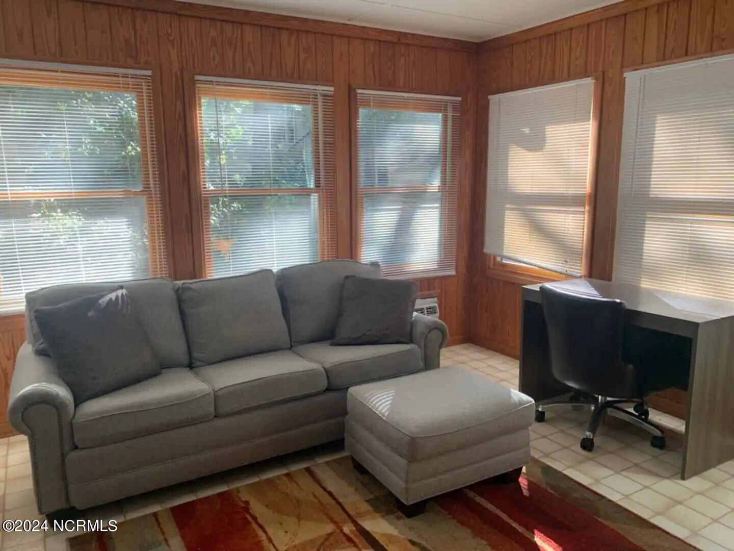 255 Oakleaf Drive
