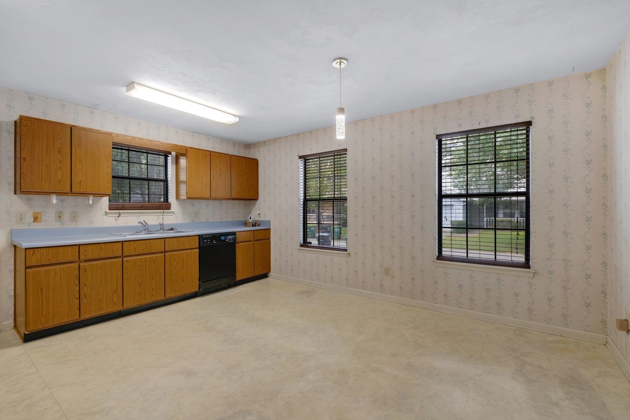 4169 Laurel Oak Circle