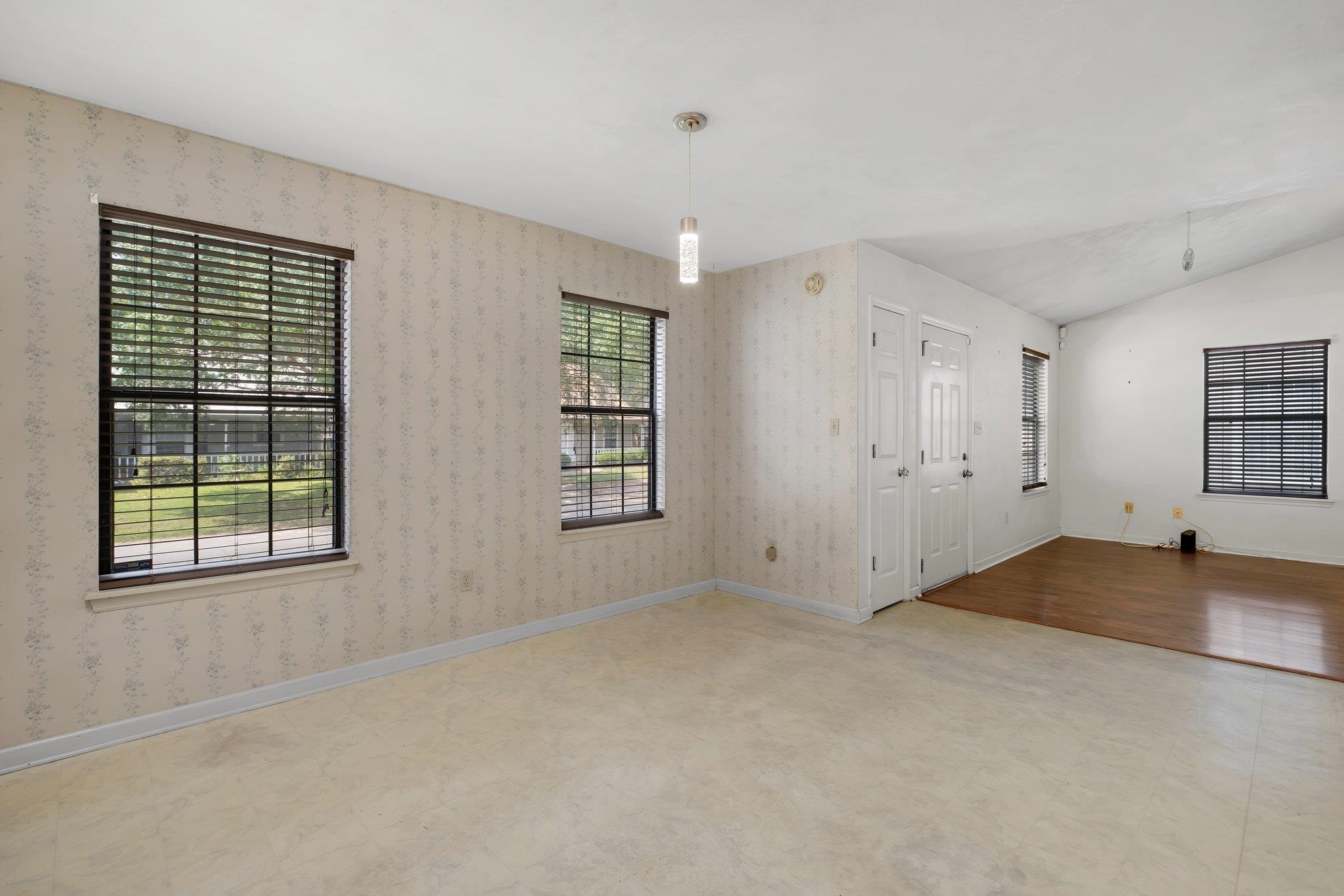 4169 Laurel Oak Circle