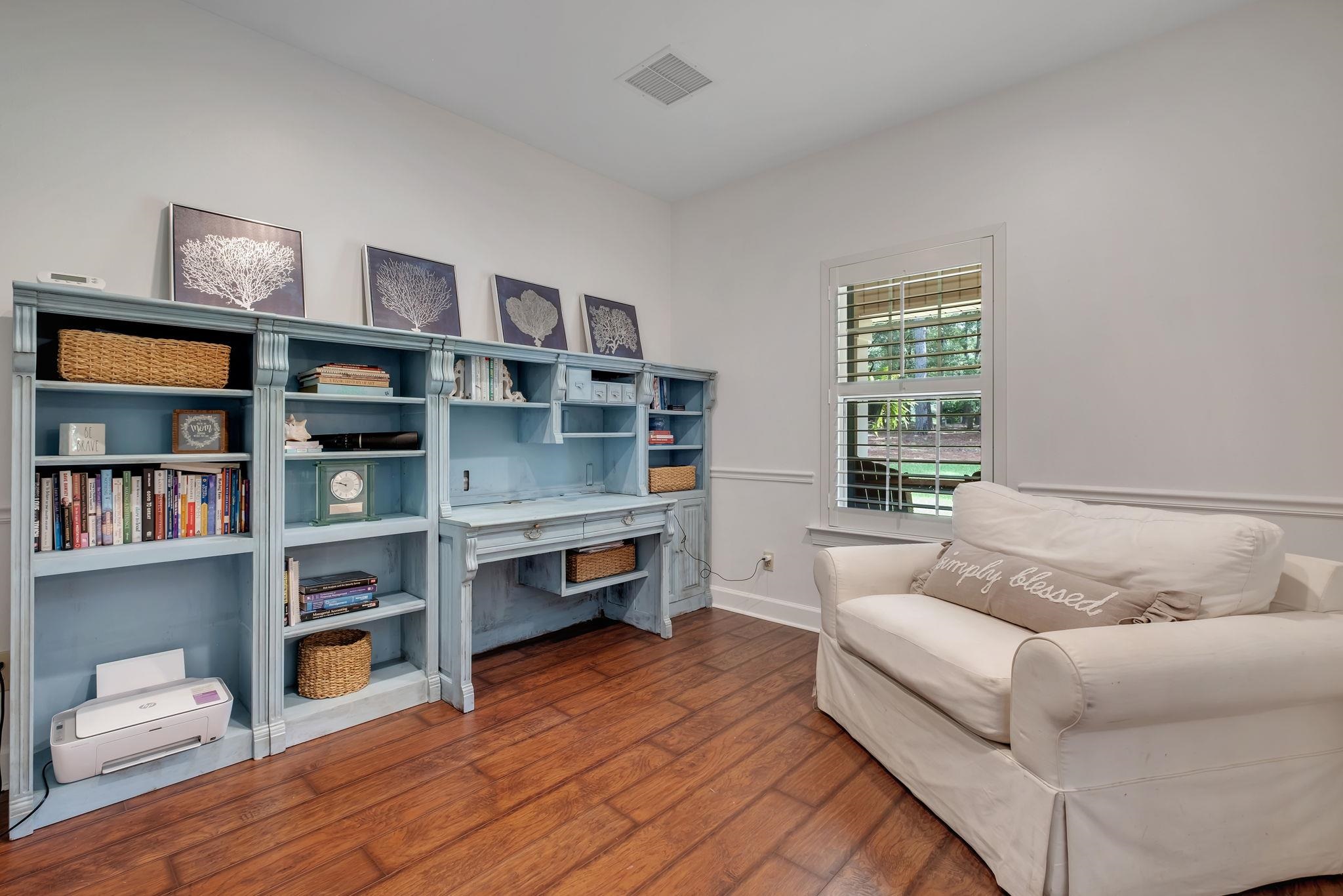 7433 Creekridge Circle