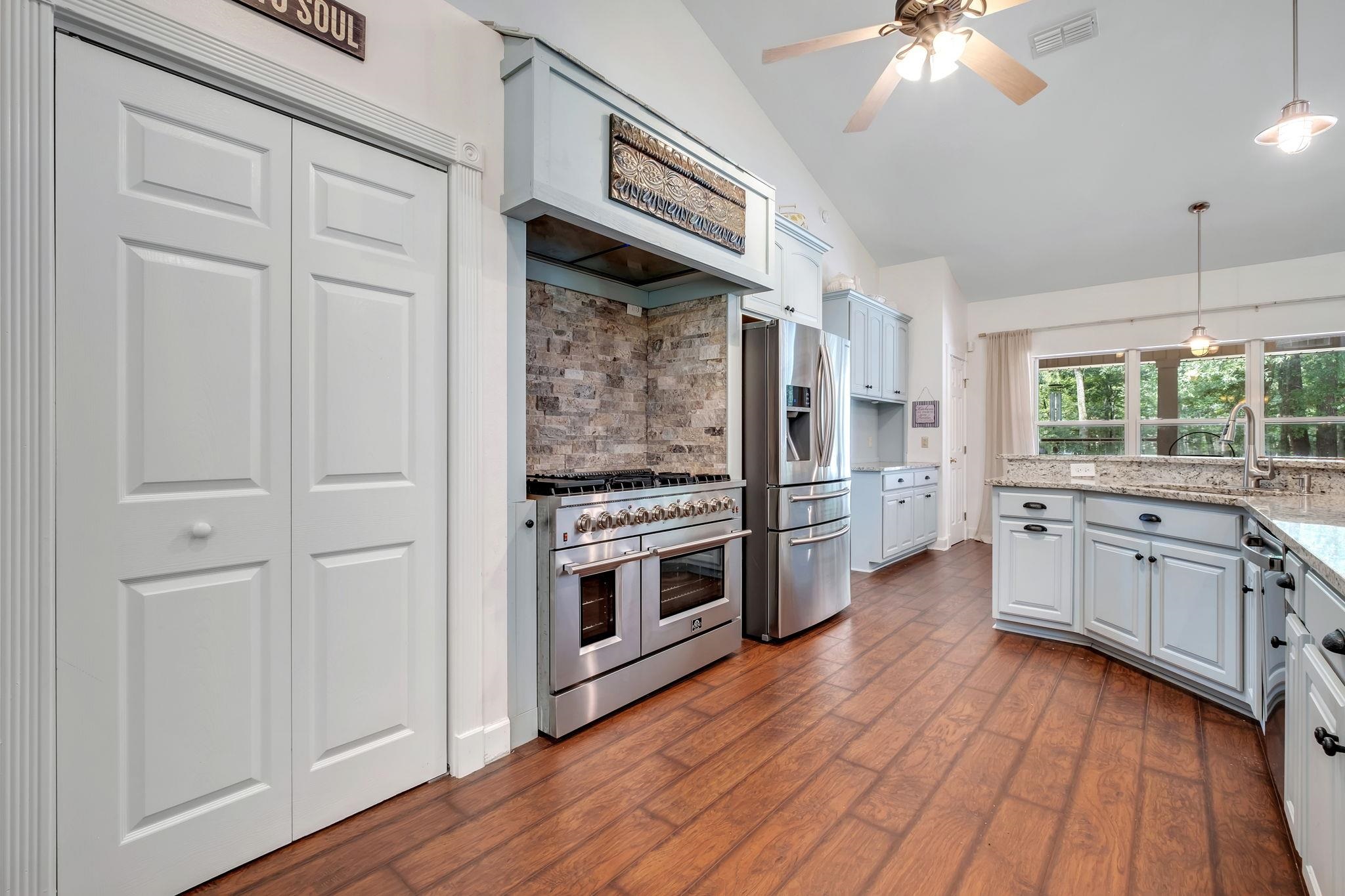 7433 Creekridge Circle