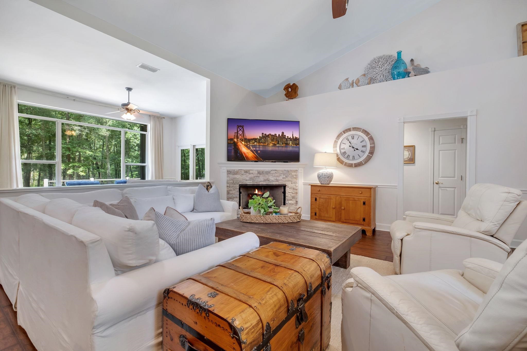 7433 Creekridge Circle