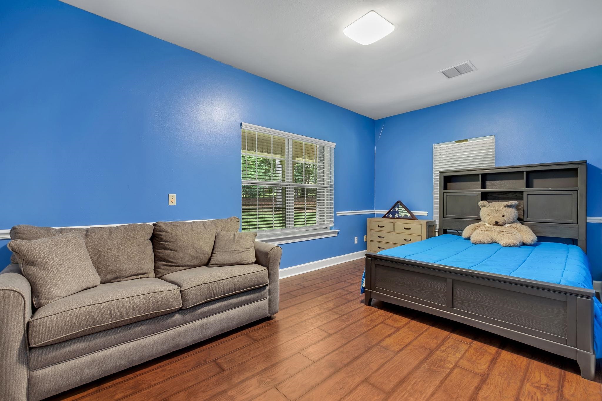 7433 Creekridge Circle