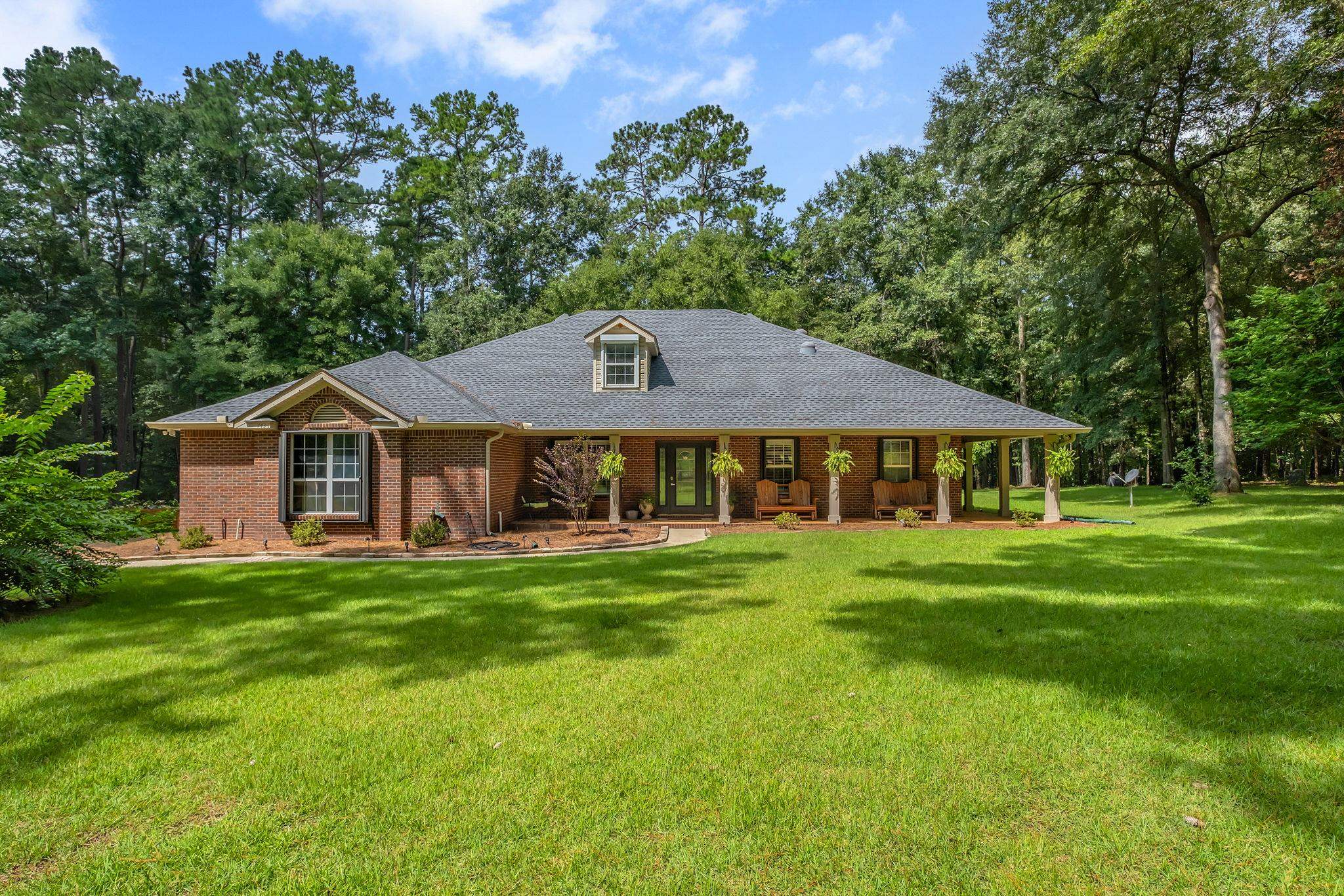 7433 Creekridge Circle