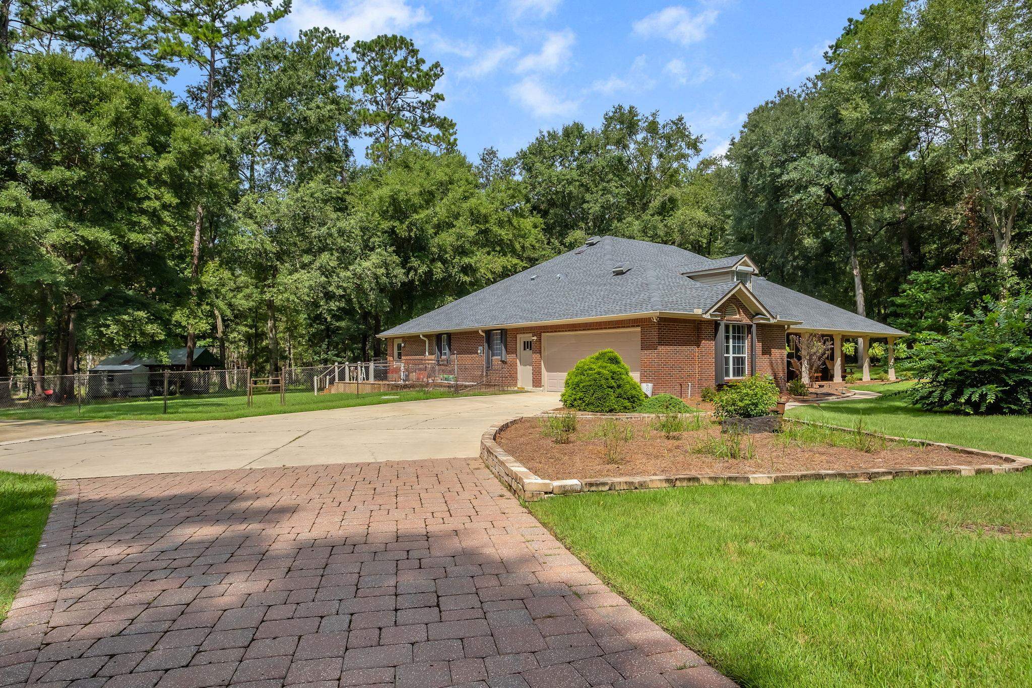 7433 Creekridge Circle