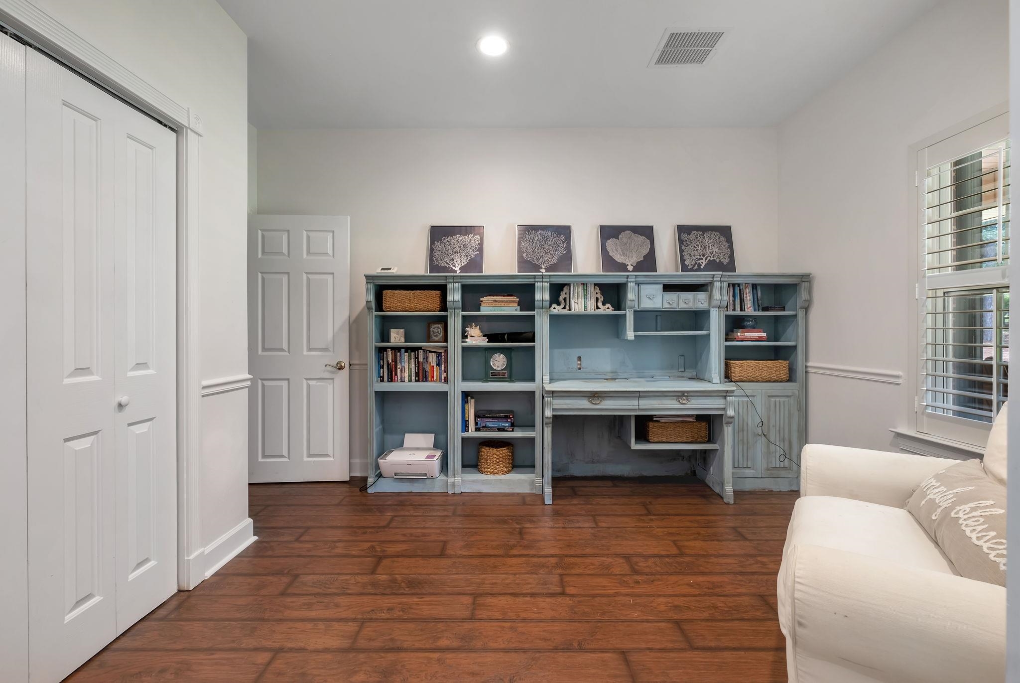 7433 Creekridge Circle