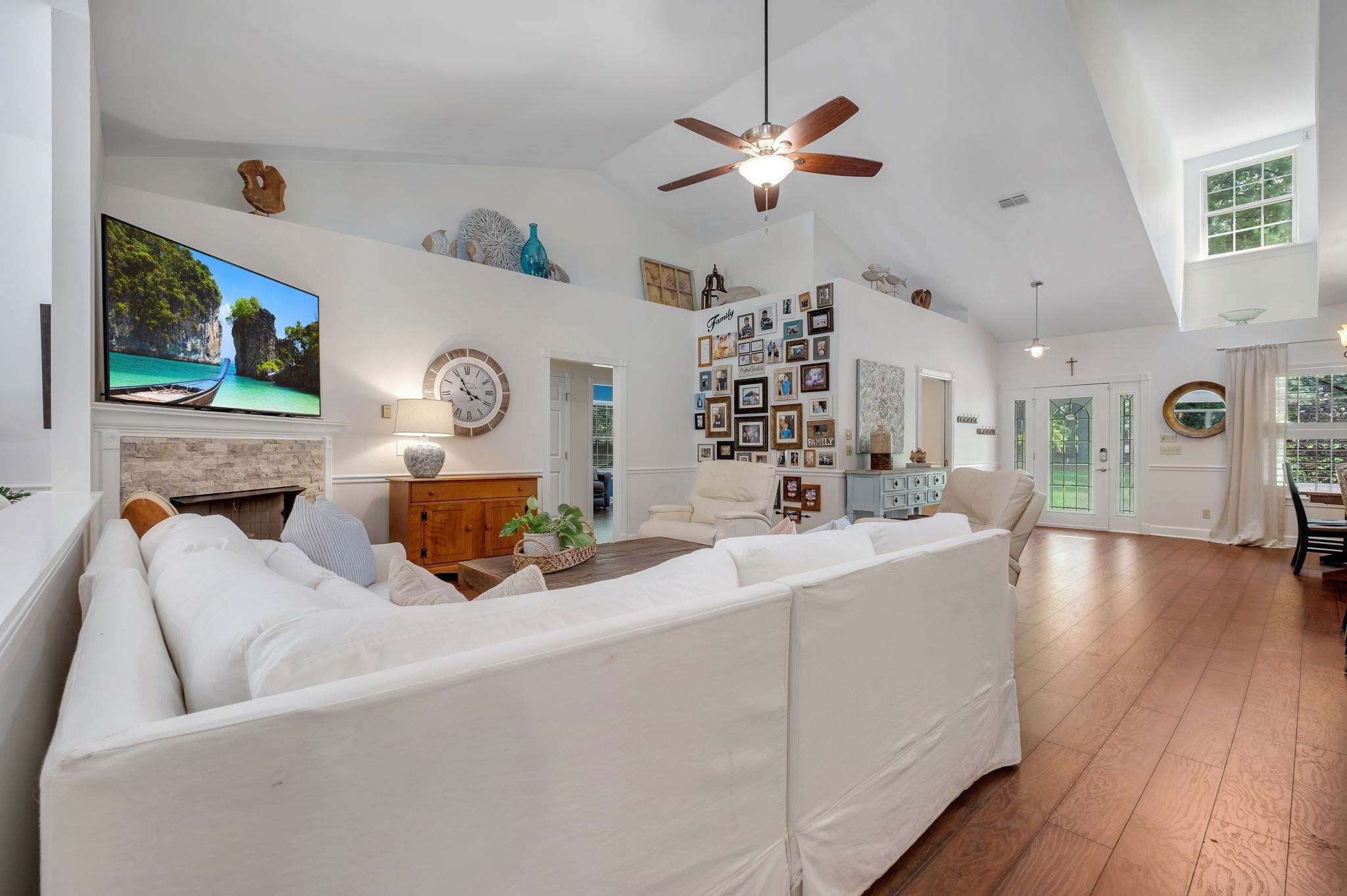 7433 Creekridge Circle