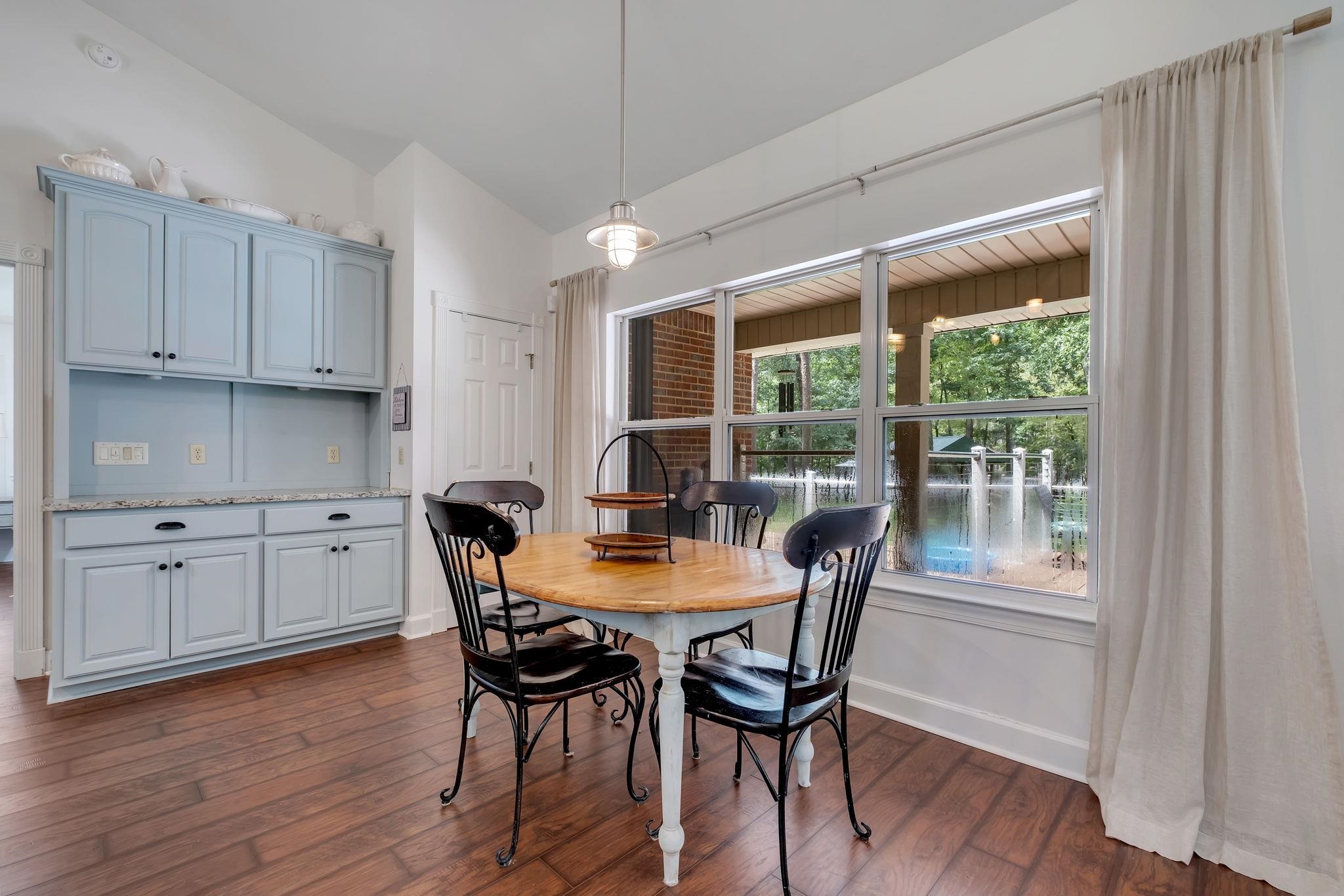 7433 Creekridge Circle