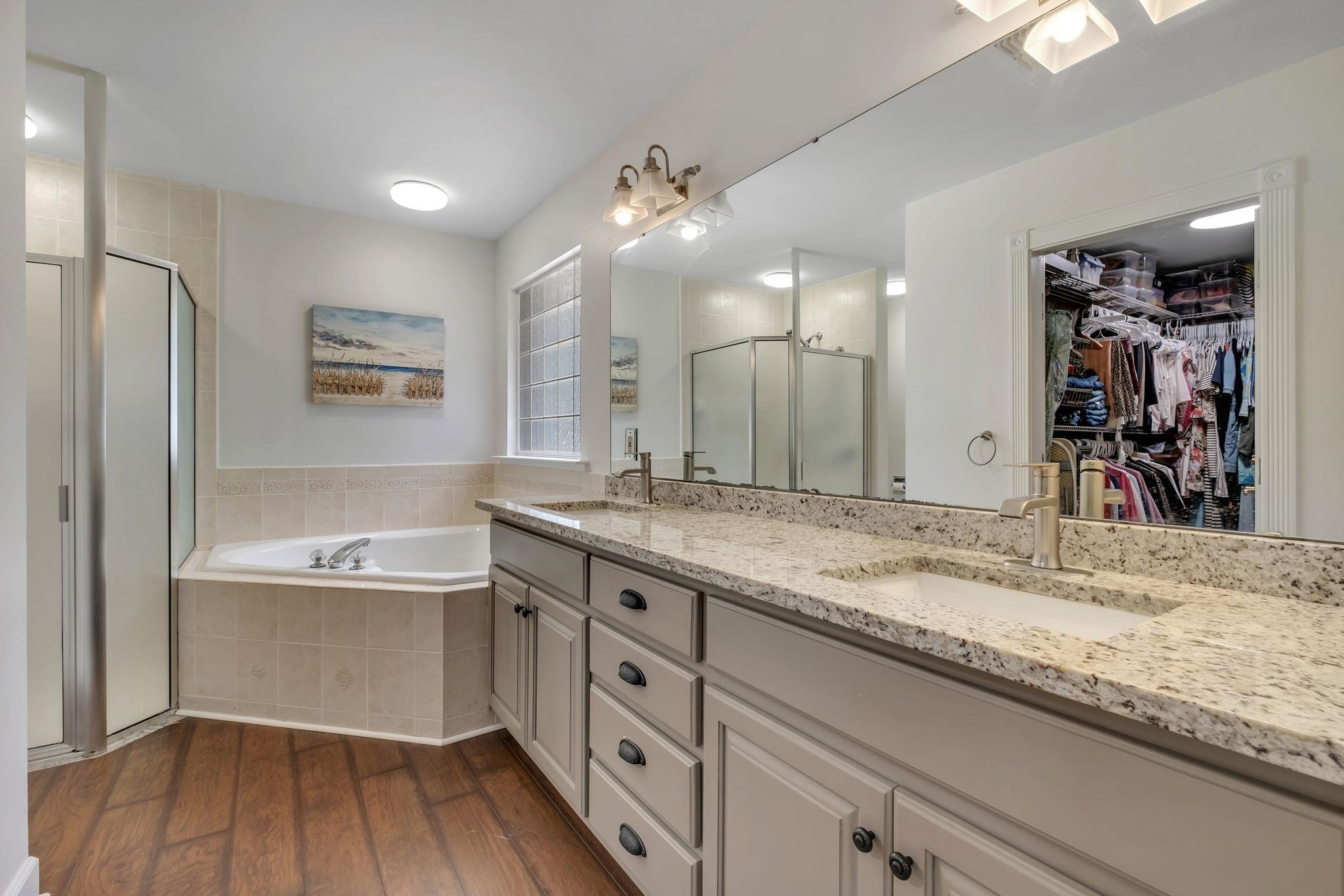 7433 Creekridge Circle