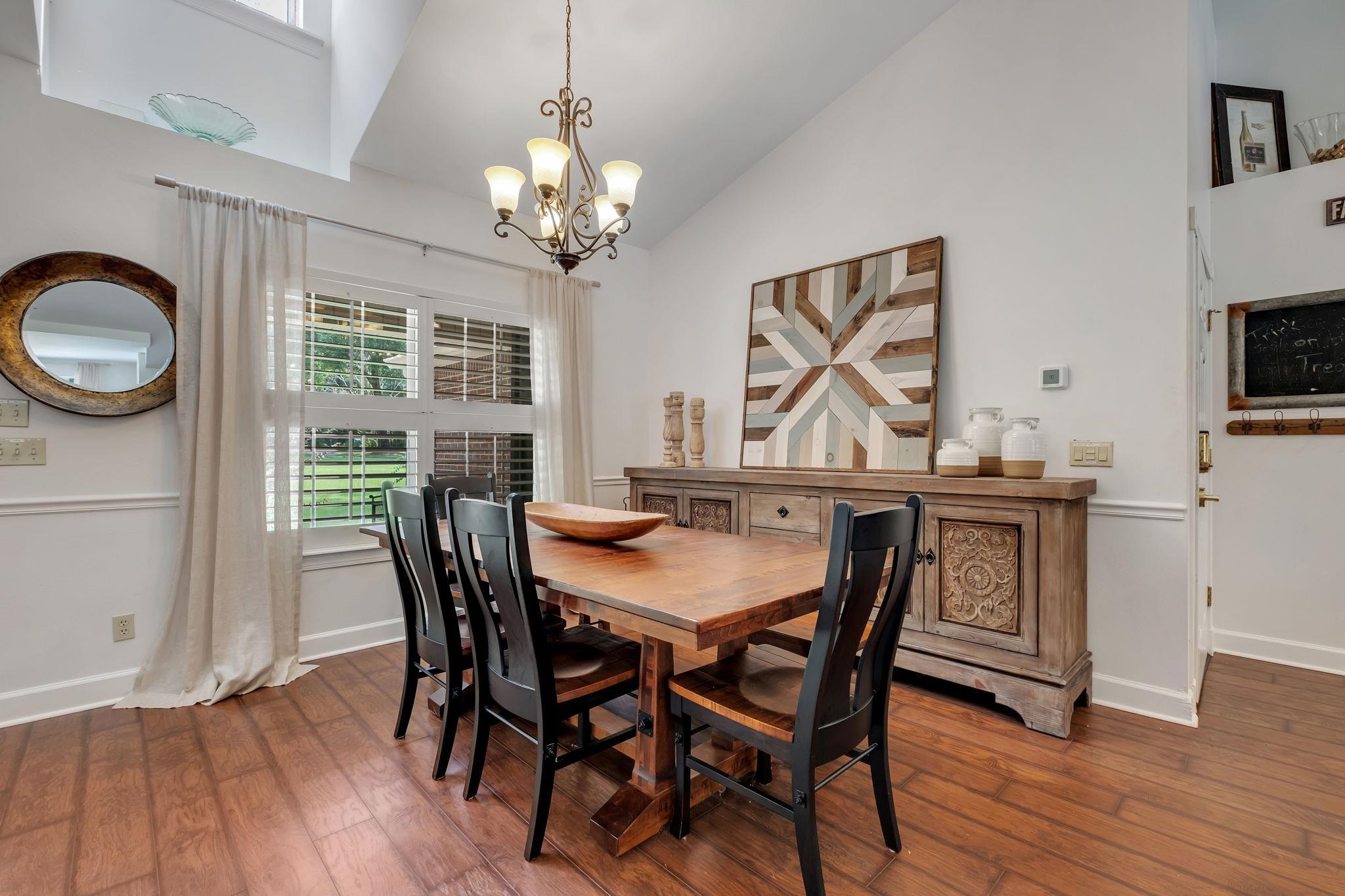 7433 Creekridge Circle