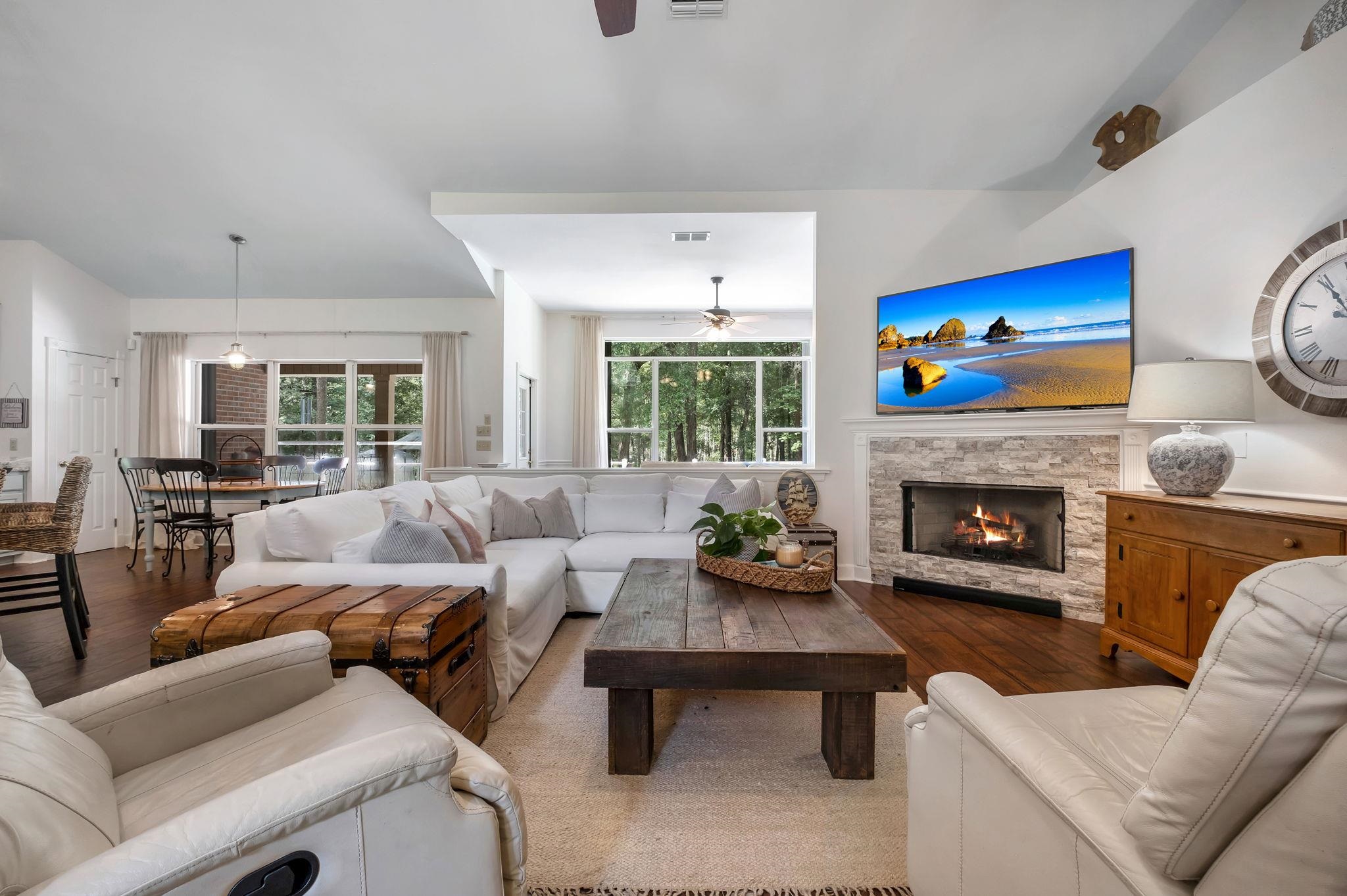 7433 Creekridge Circle