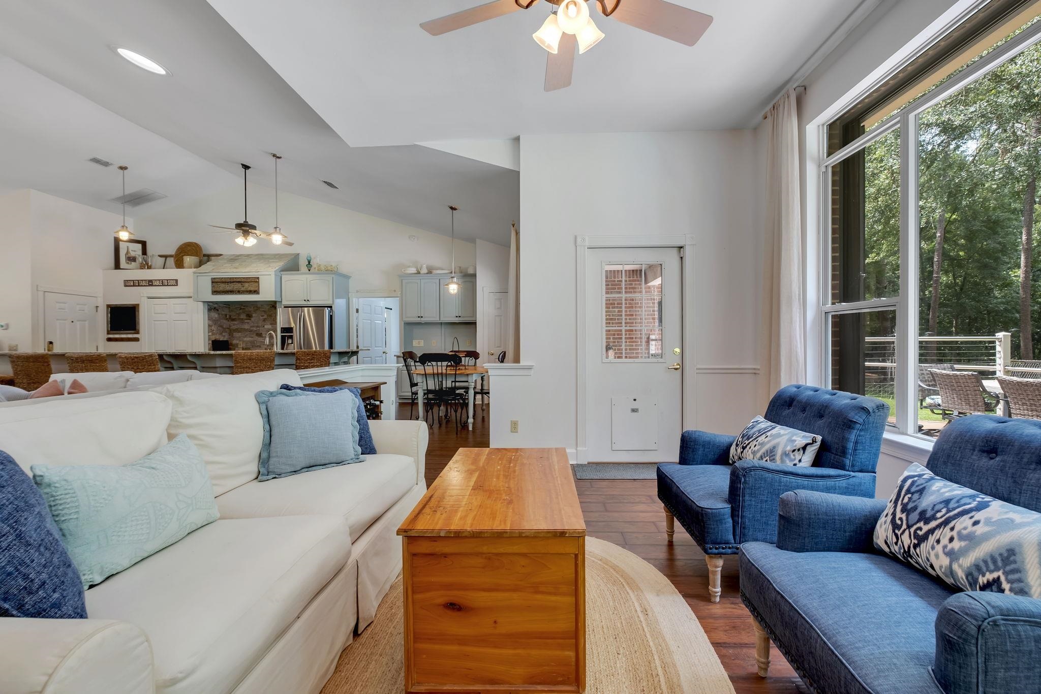 7433 Creekridge Circle