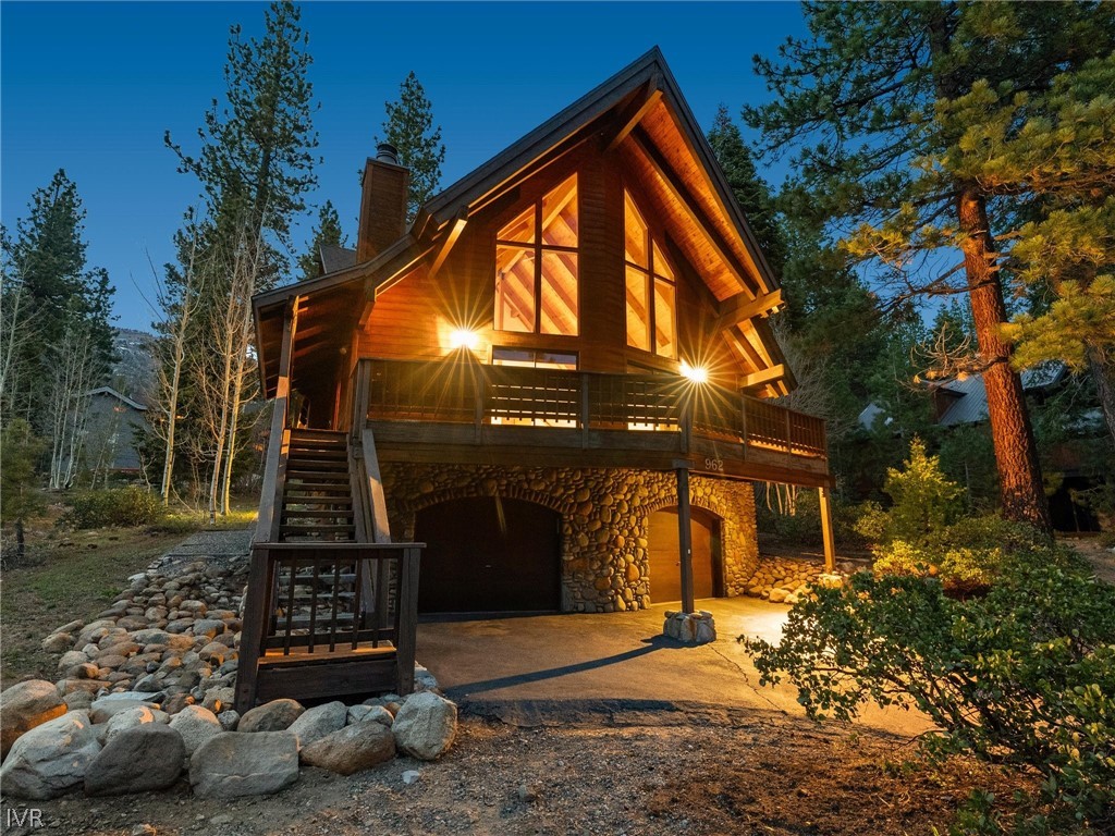 962 Red Feather Court