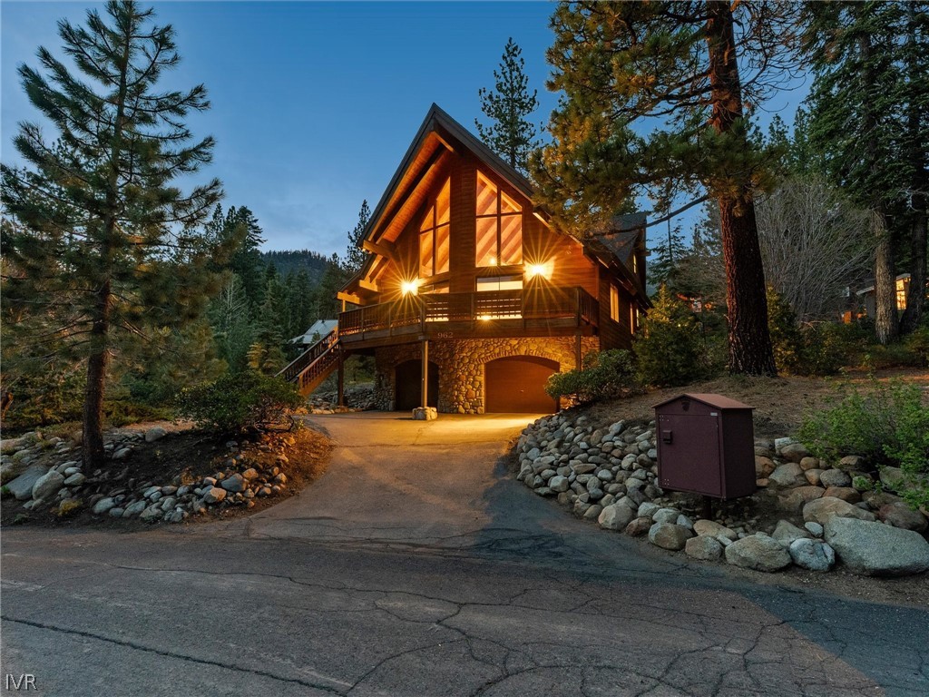 962 Red Feather Court