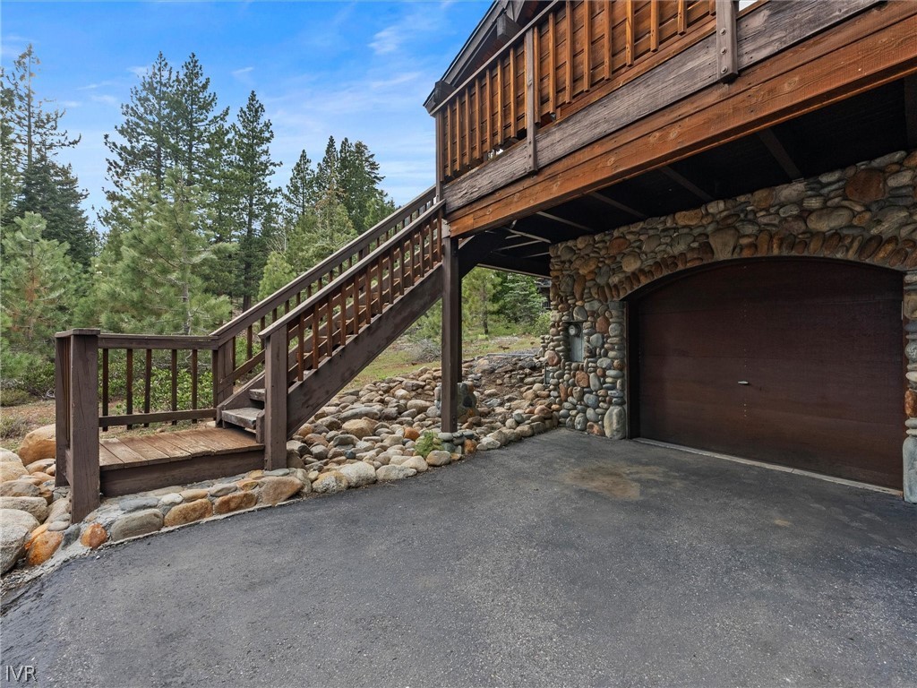 962 Red Feather Court