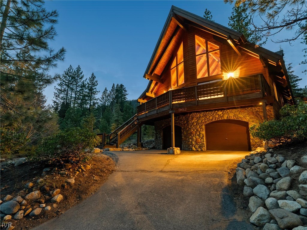 962 Red Feather Court
