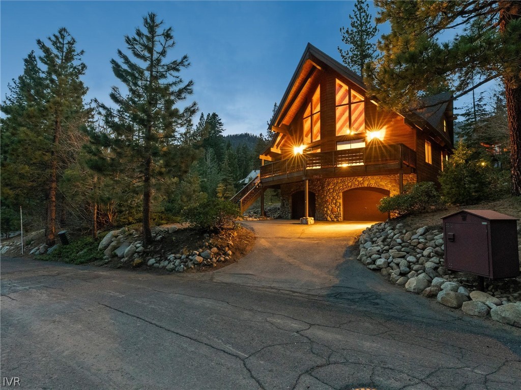 962 Red Feather Court