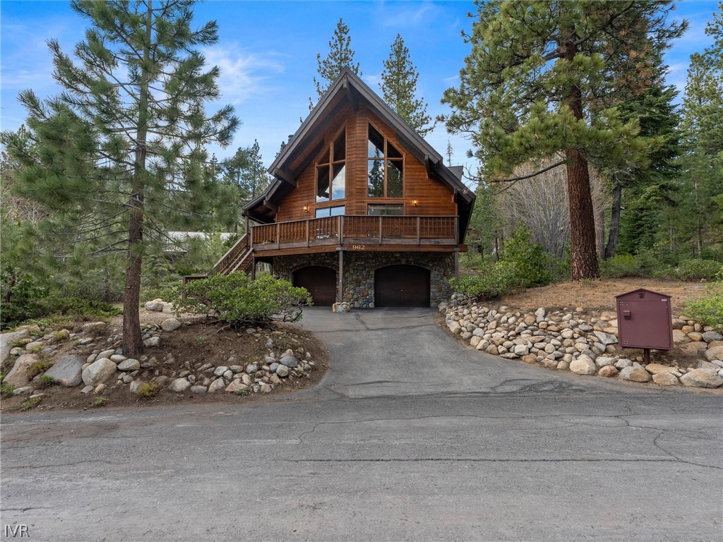 962 Red Feather Court
