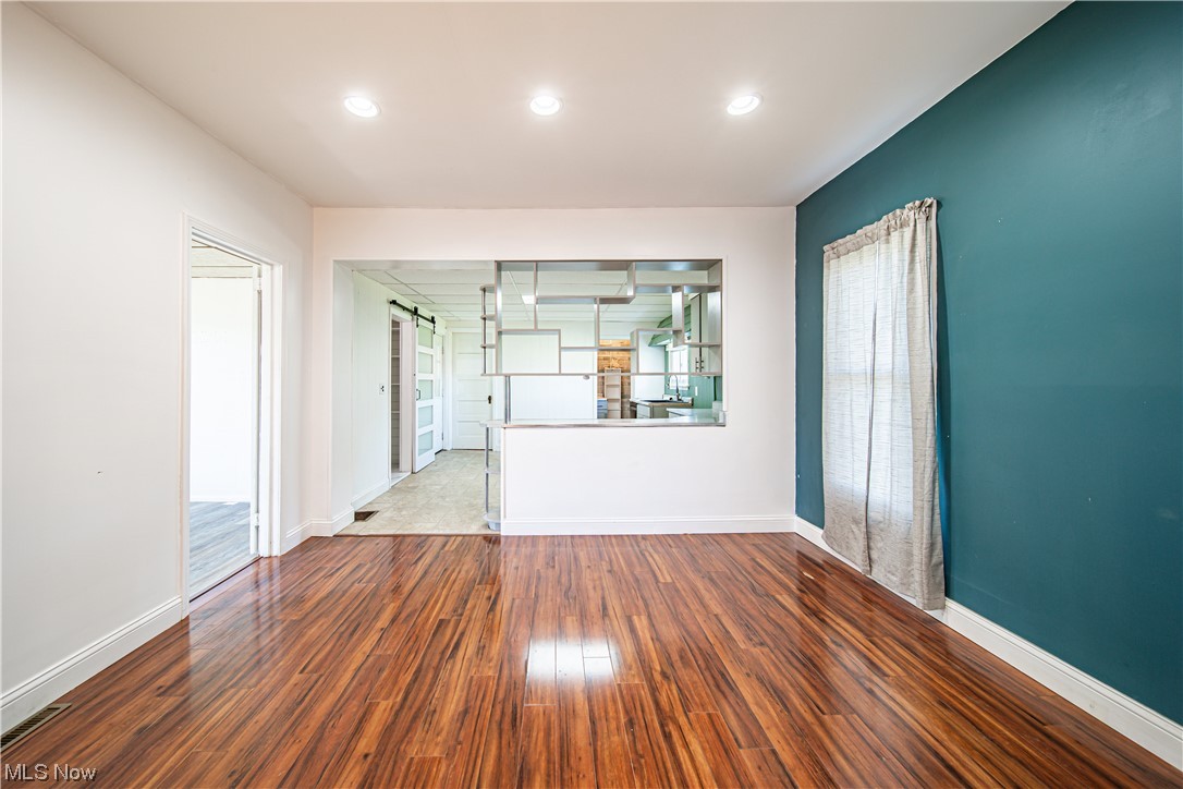 339 E Main Road