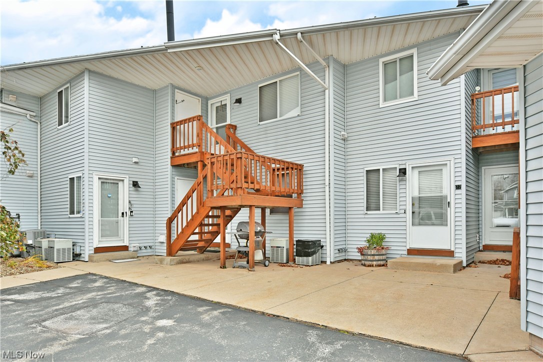 1025 Harbor Street 35