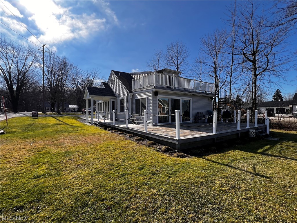 6213 Lake W