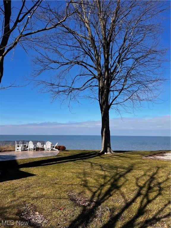 6213 Lake W