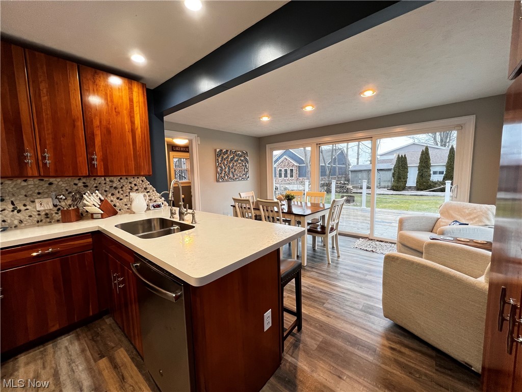 6213 Lake W