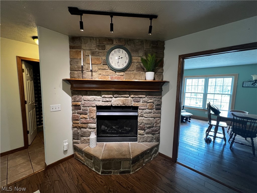 2127 Flame Lake Drive