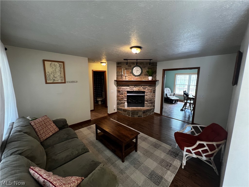 2127 Flame Lake Drive