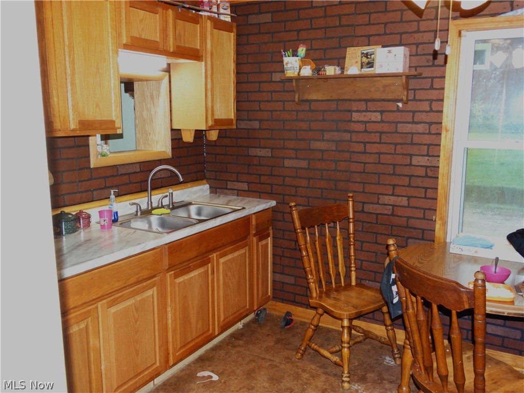2033 E 52nd Street